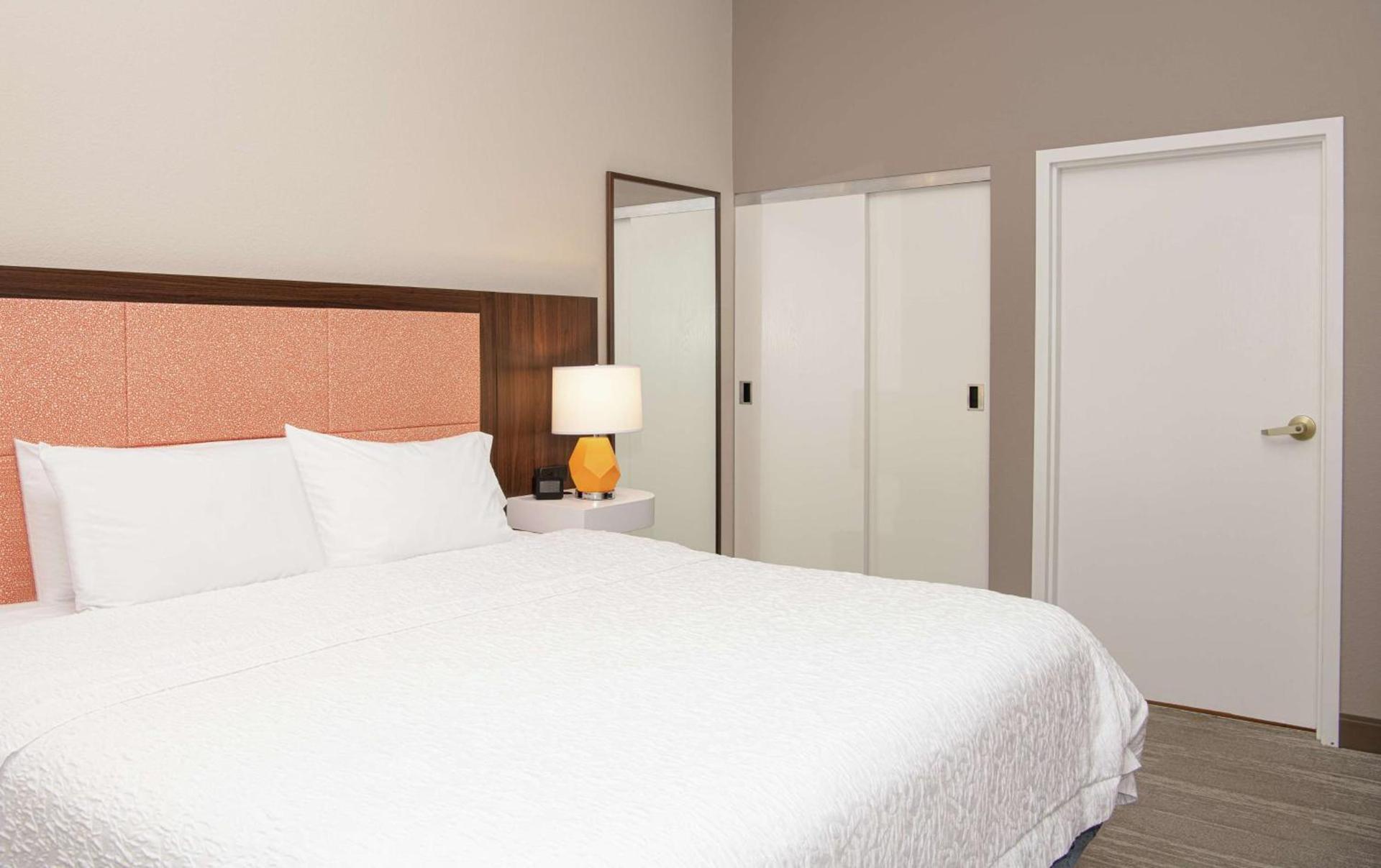 Hampton Inn Cleveland-Solon photo 24