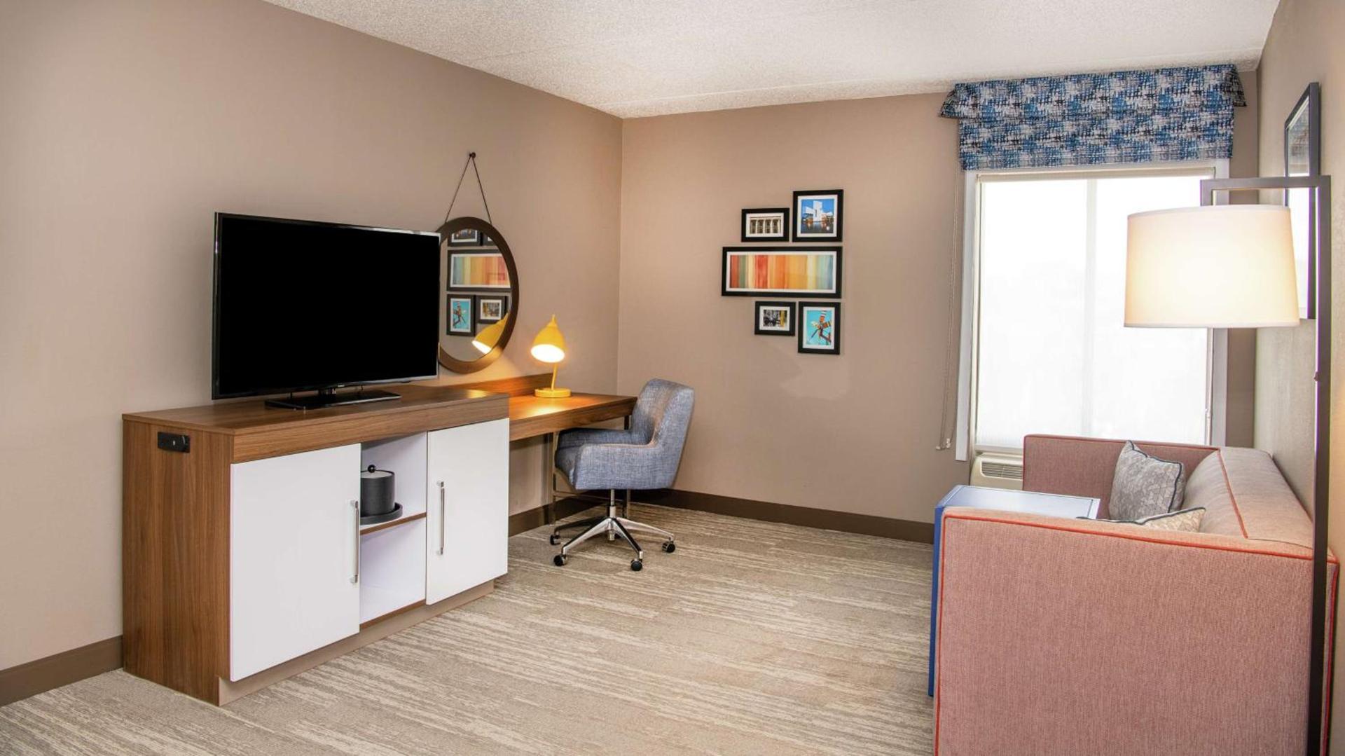 Hampton Inn Cleveland-Solon photo 25