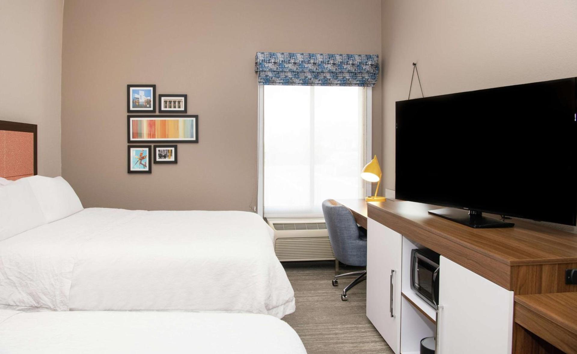 Hampton Inn Cleveland-Solon photo 29
