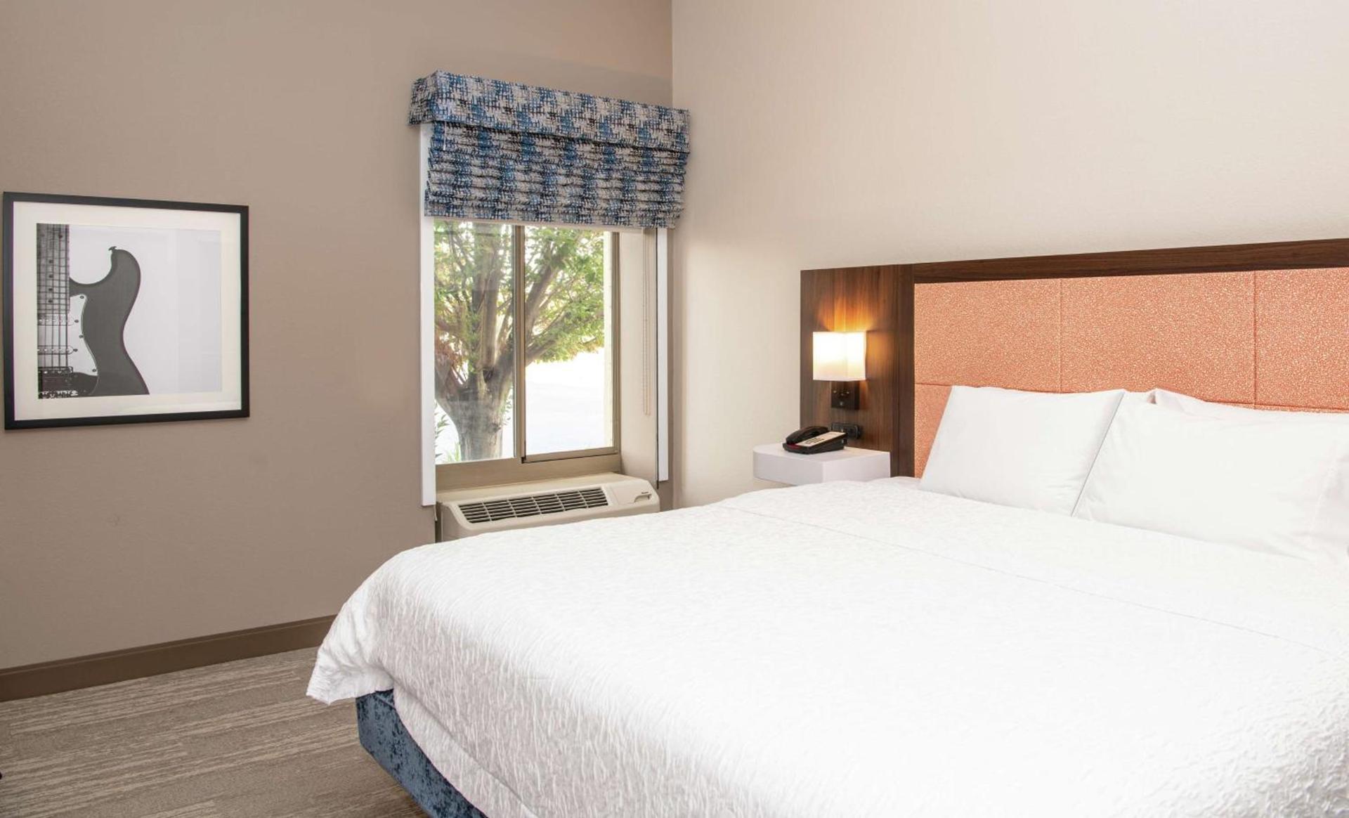 Hampton Inn Cleveland-Solon photo 34