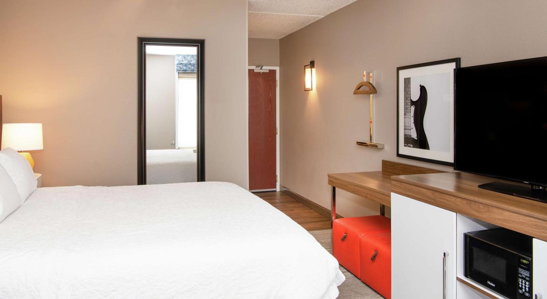 Hampton Inn Cleveland-Solon photo 38