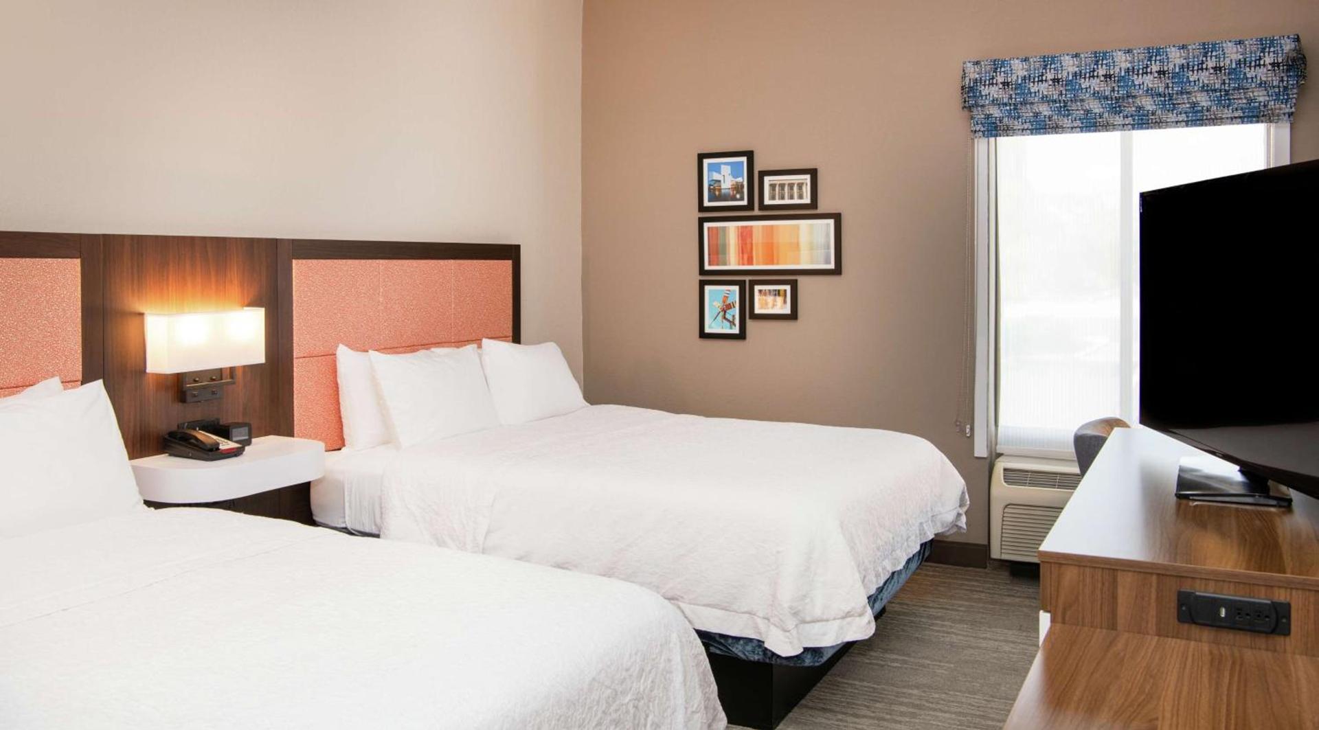 Hampton Inn Cleveland-Solon photo 40