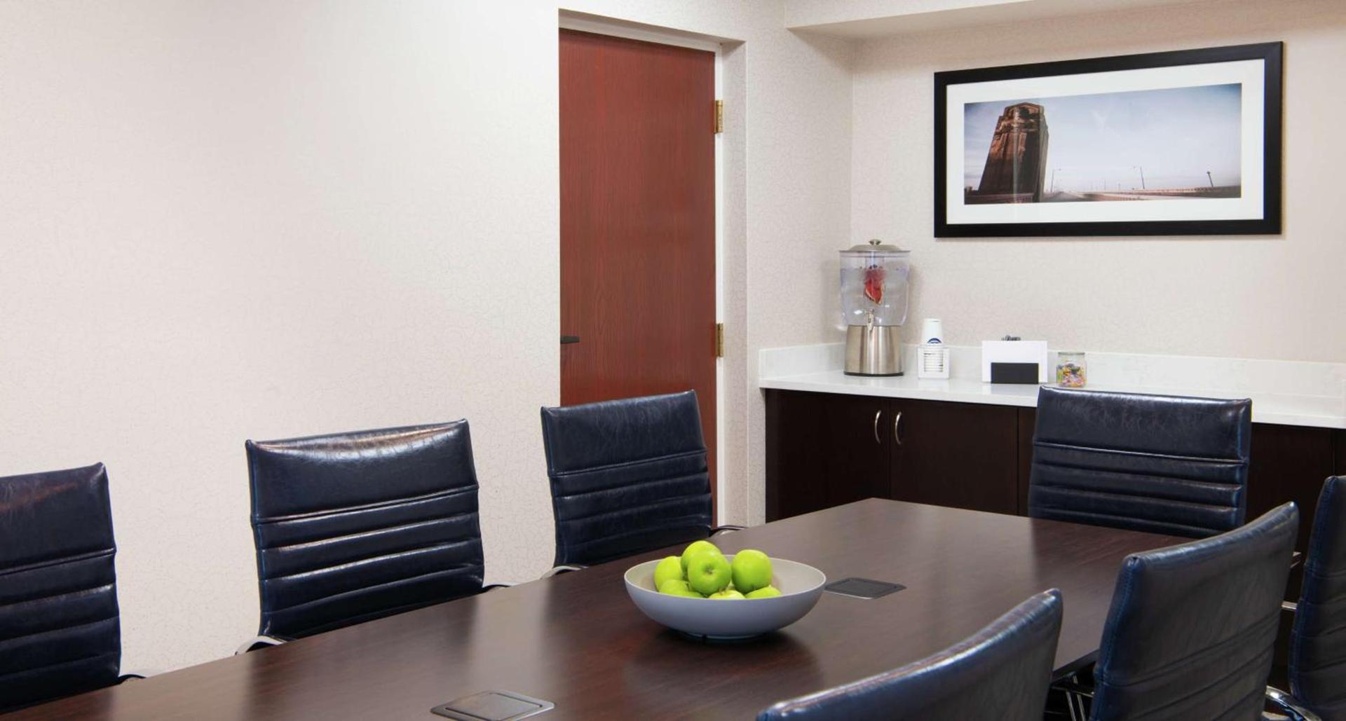 Hampton Inn Cleveland-Solon photo 45