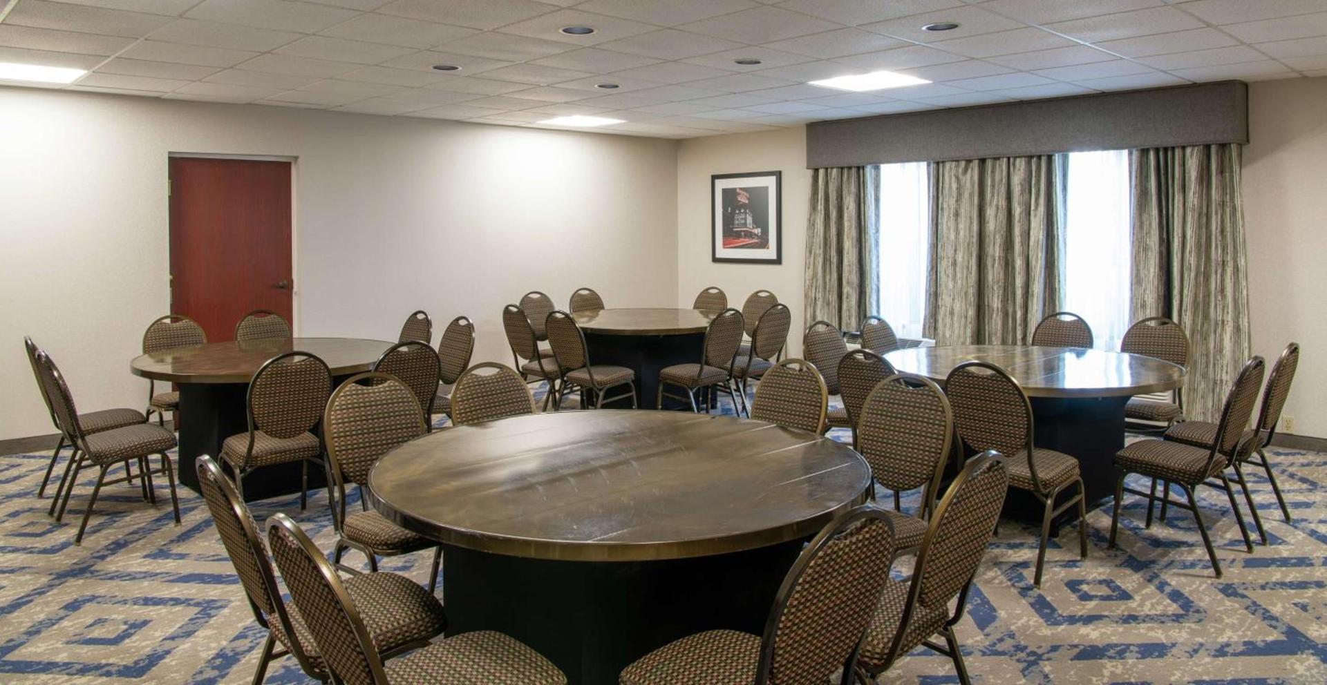 Hampton Inn Cleveland-Solon photo 46