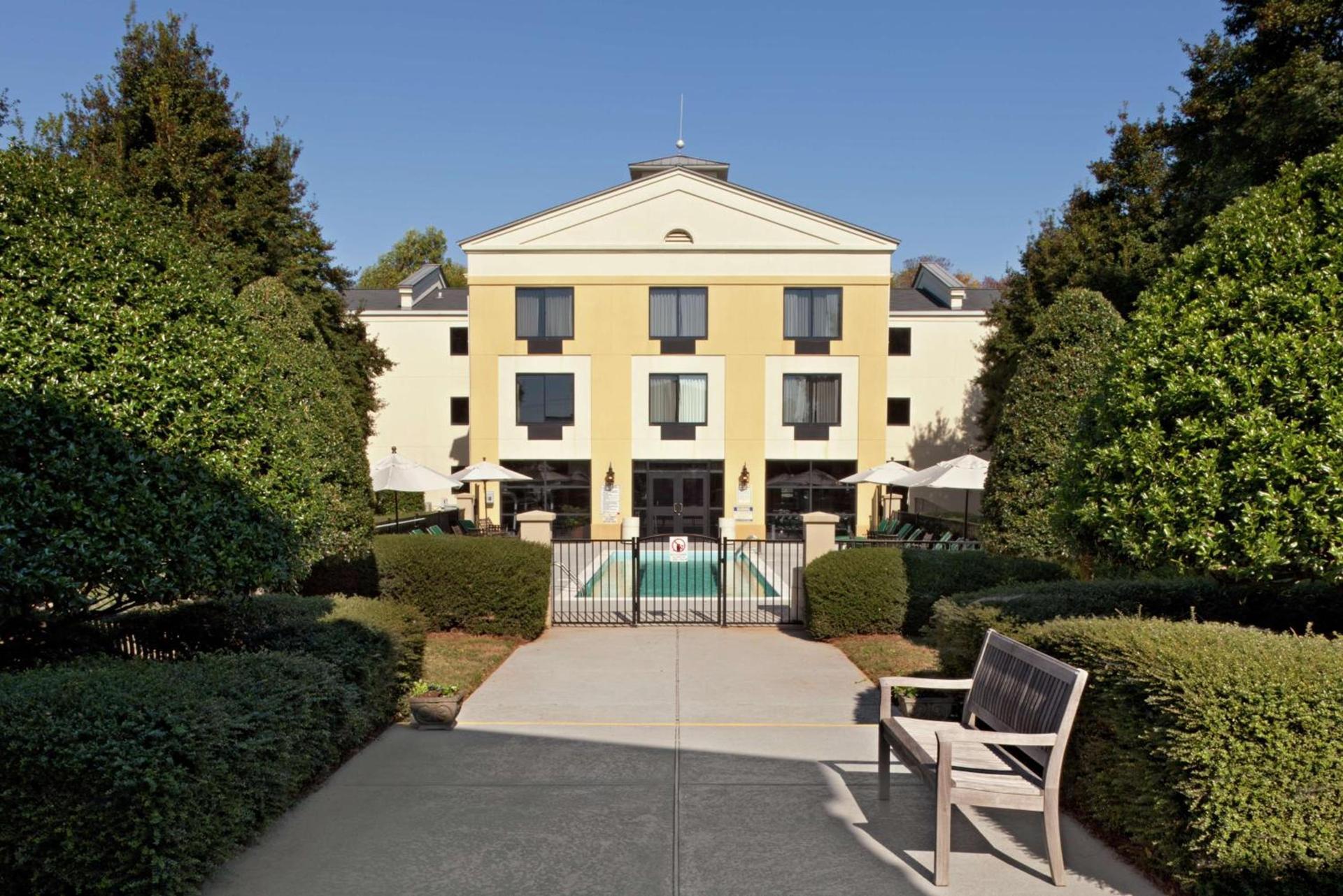 DoubleTree by Hilton Charlotte Airport photo 3
