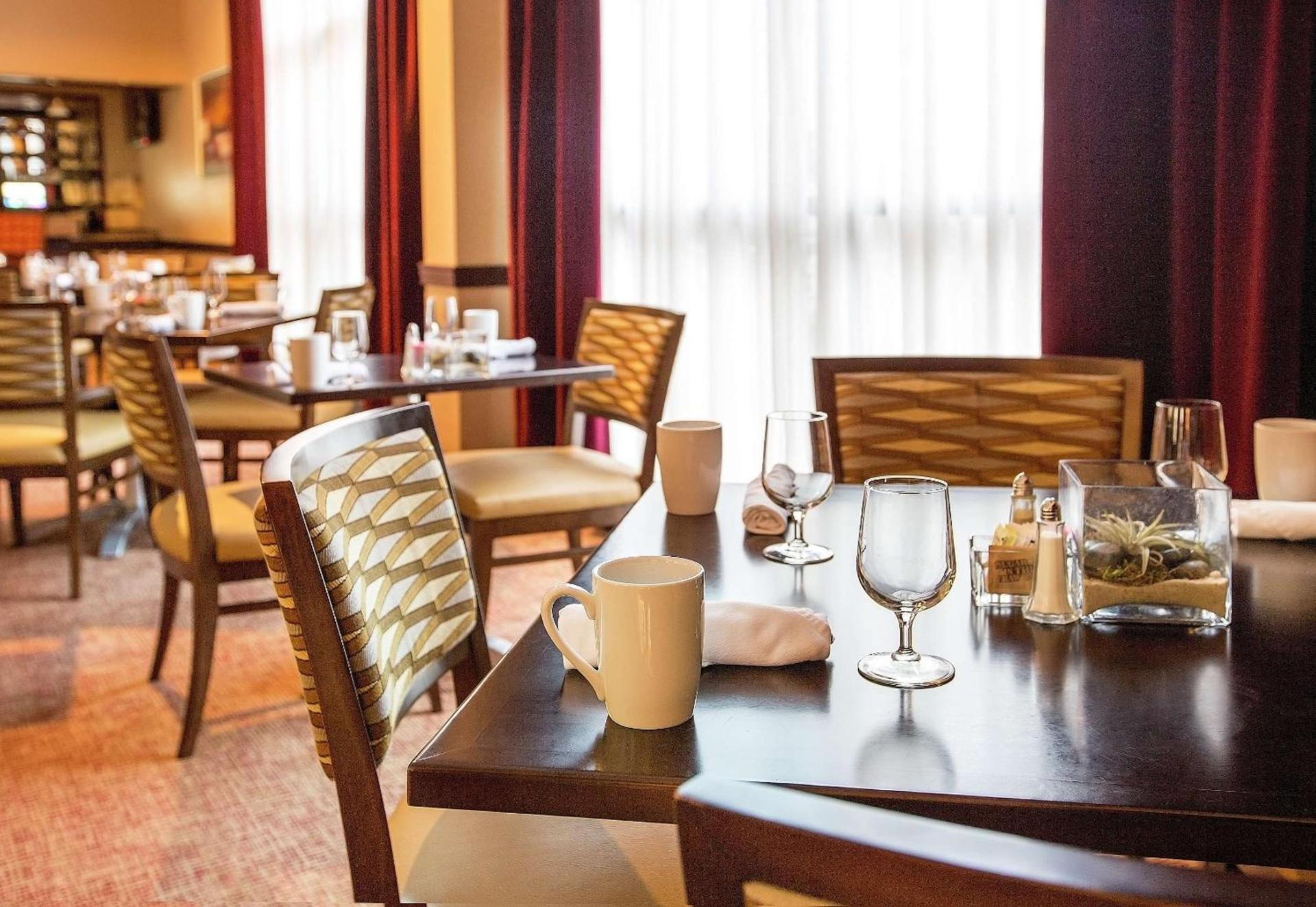 DoubleTree by Hilton Charlotte Airport photo 8