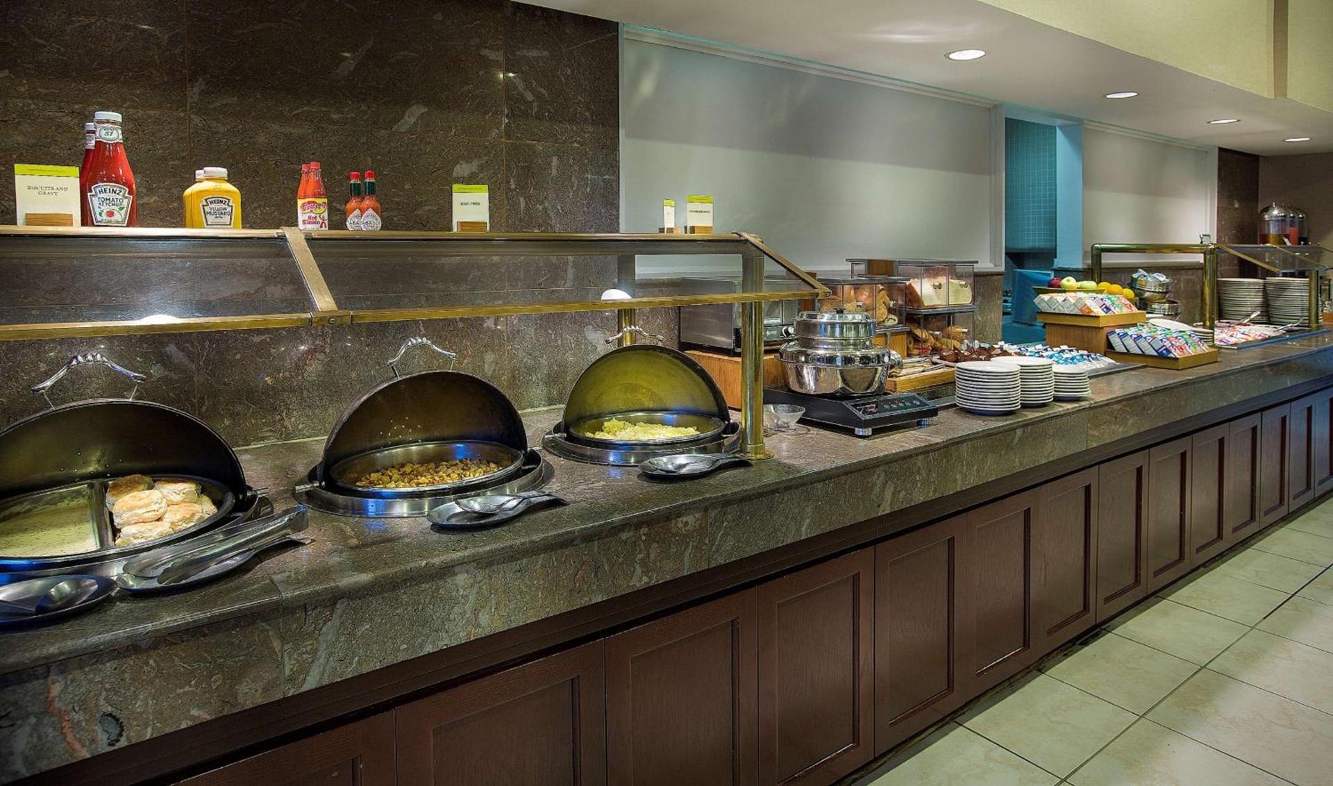 DoubleTree by Hilton Charlotte Airport photo 9