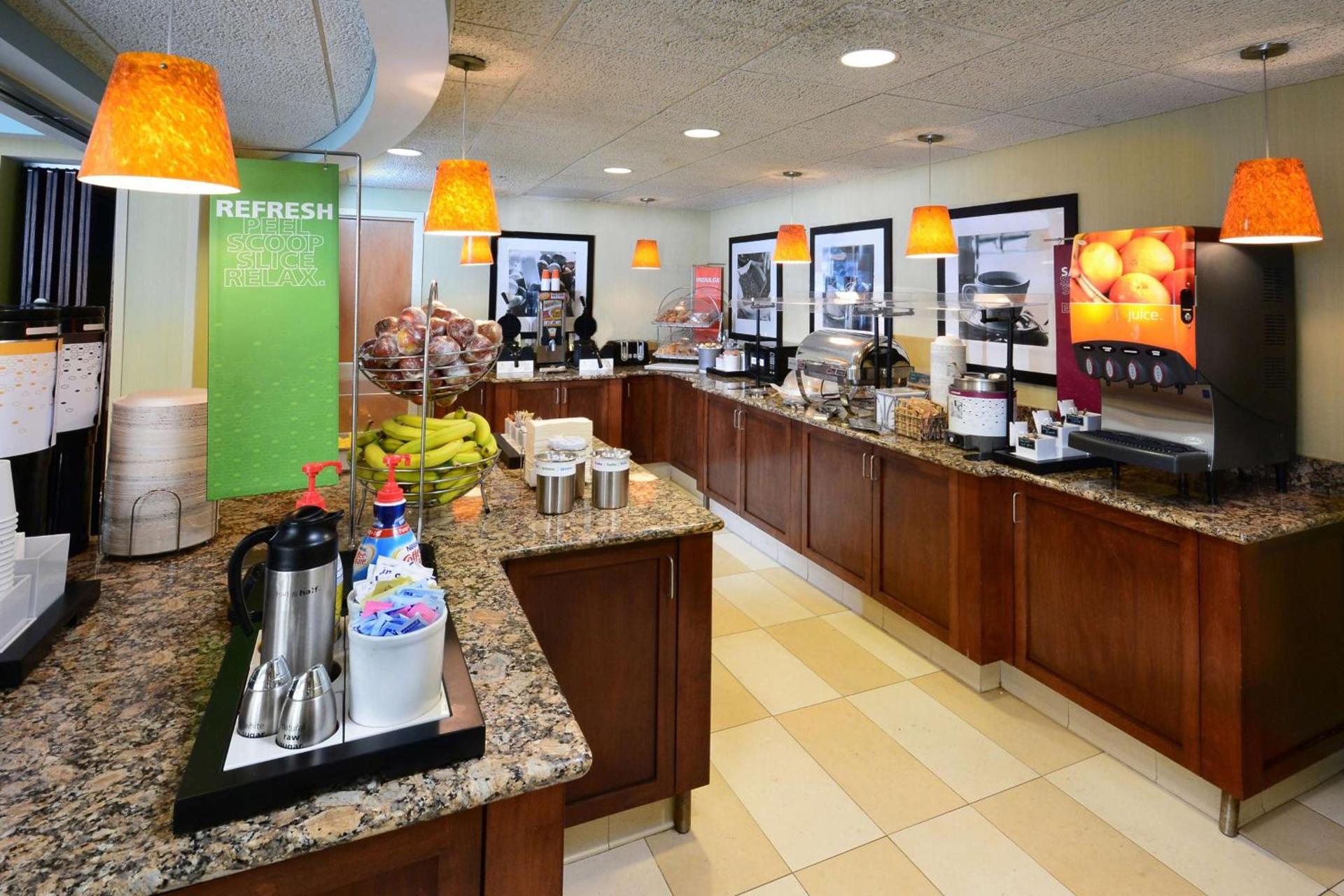 Hampton Inn Charlotte North Lake Norman photo 10