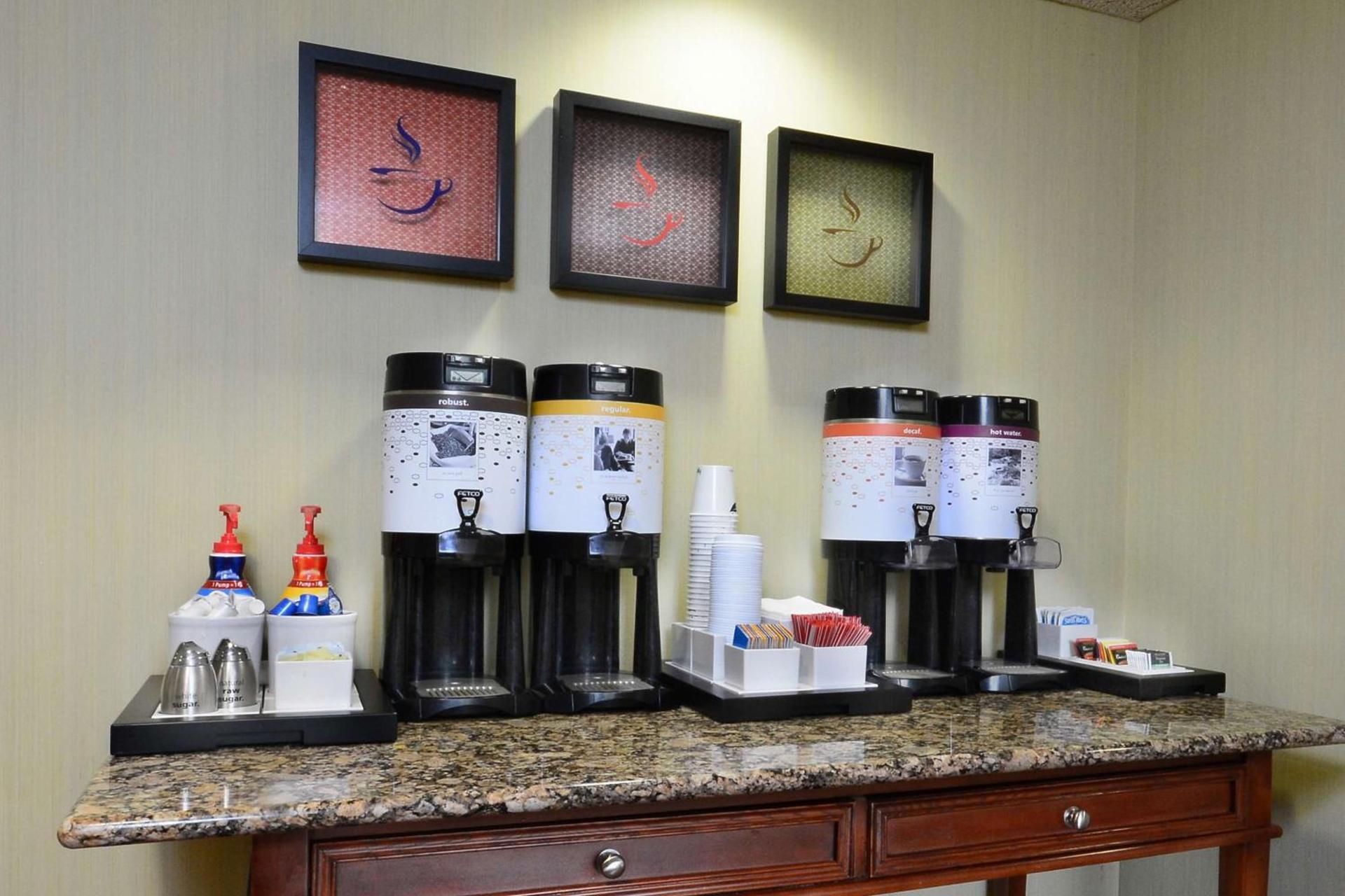 Hampton Inn Charlotte North Lake Norman photo 11