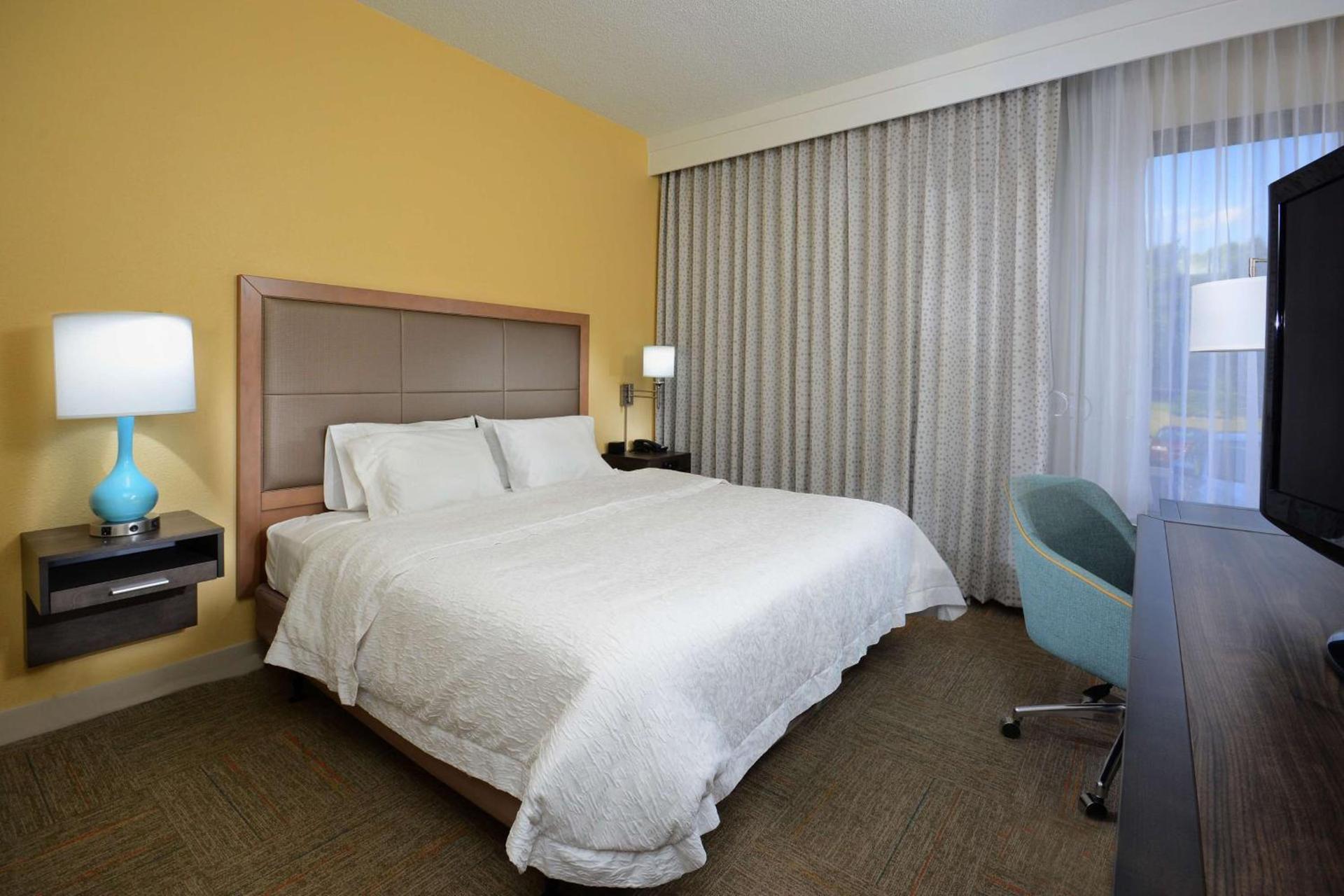 Hampton Inn Charlotte North Lake Norman photo 15