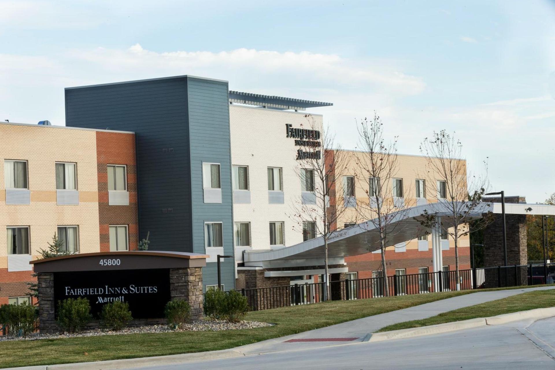 Fairfield Inn & Suites by Marriott Detroit Chesterfield photo 1
