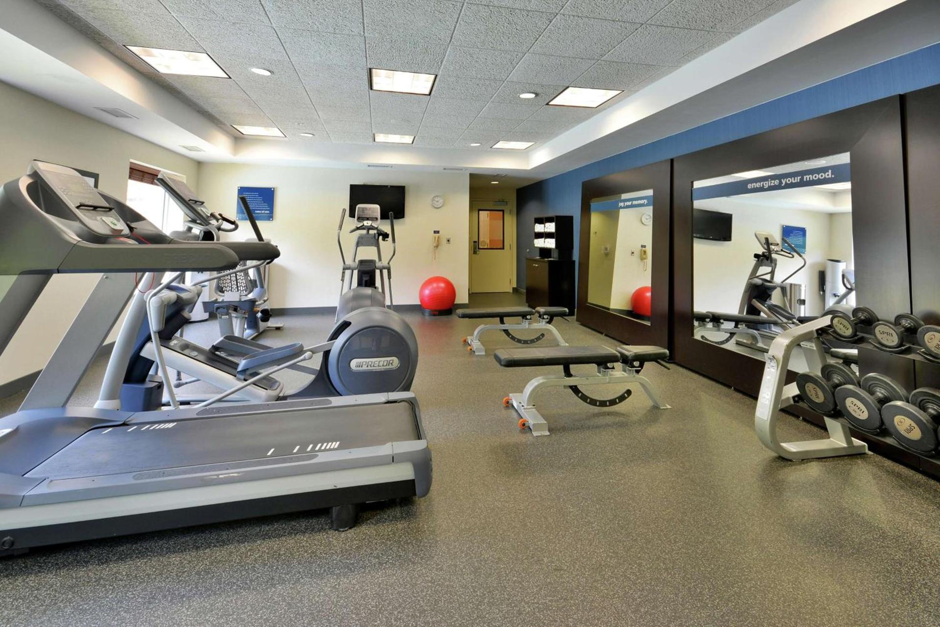 Hampton Inn & Suites Huntersville photo 9