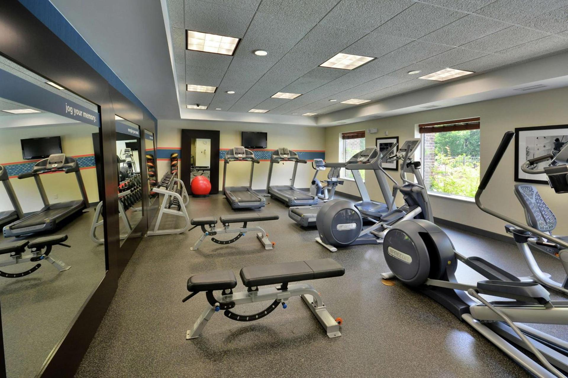 Hampton Inn & Suites Huntersville photo 10