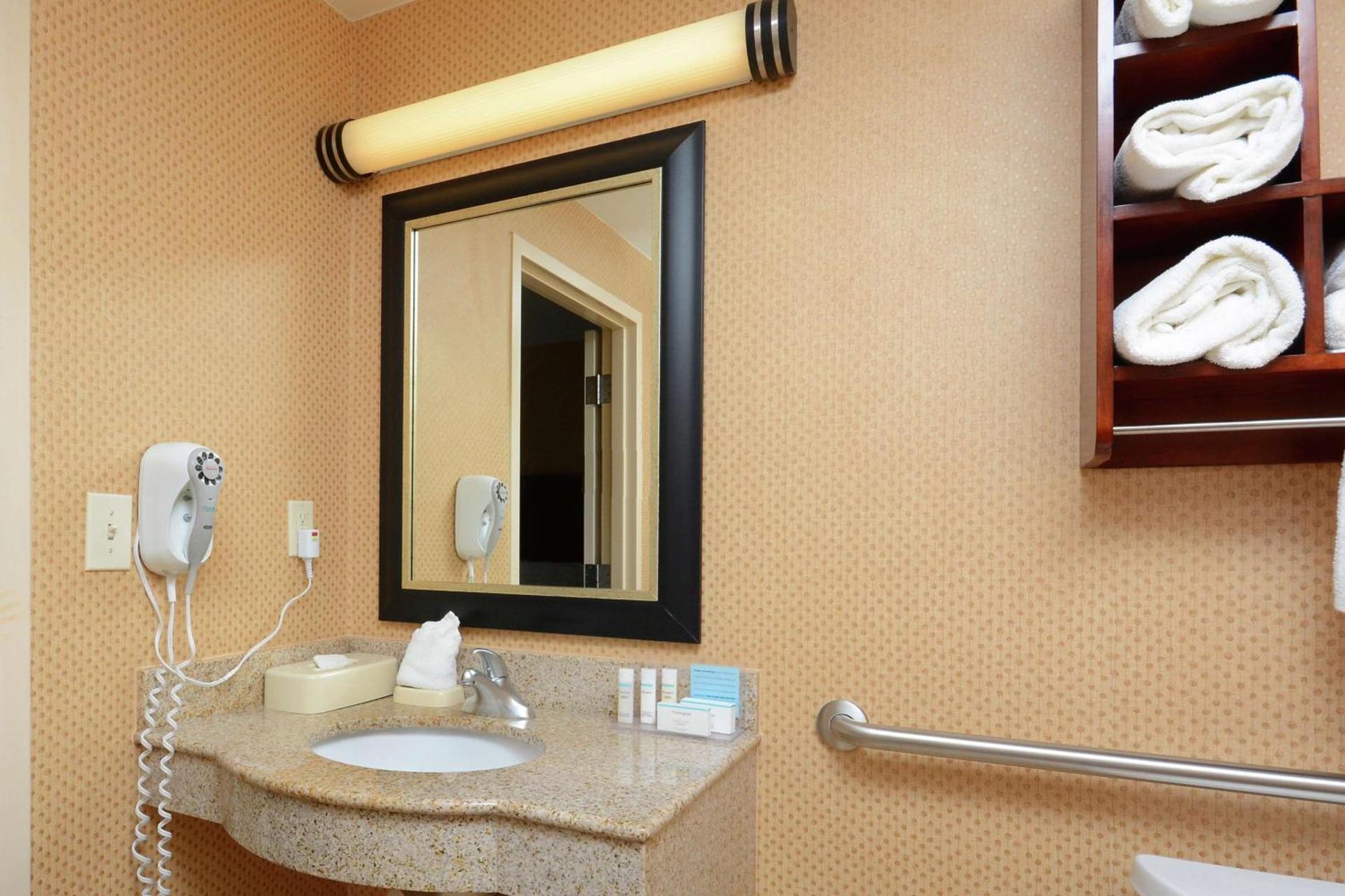 Hampton Inn & Suites Huntersville photo 33