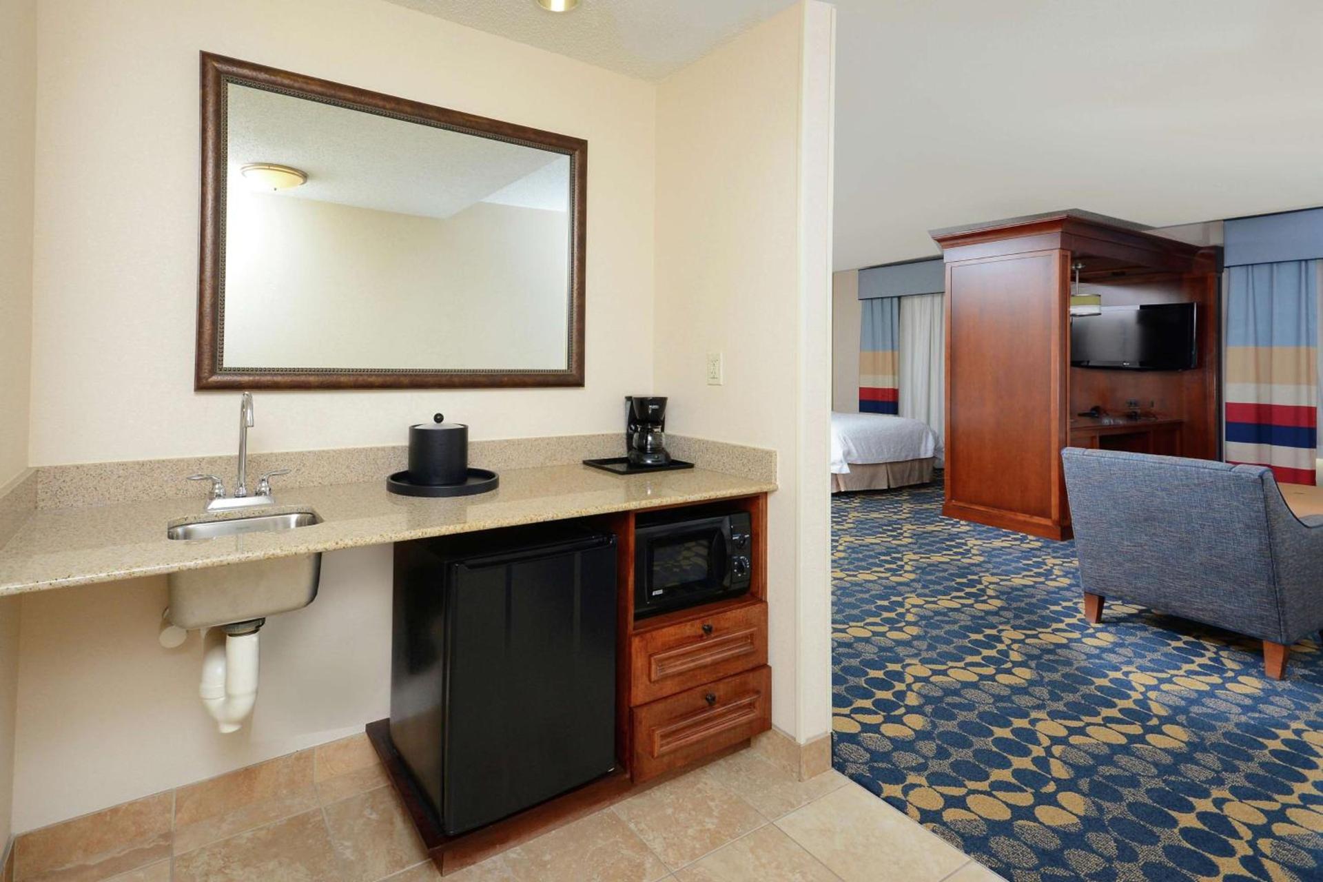 Hampton Inn & Suites Huntersville photo 34