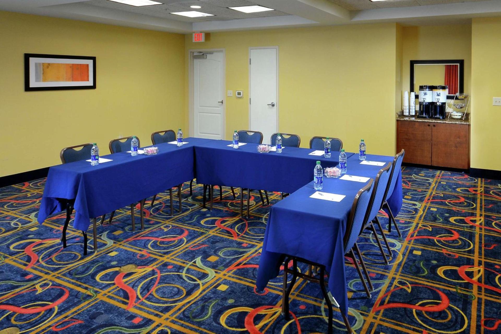 Hampton Inn & Suites Huntersville photo 42