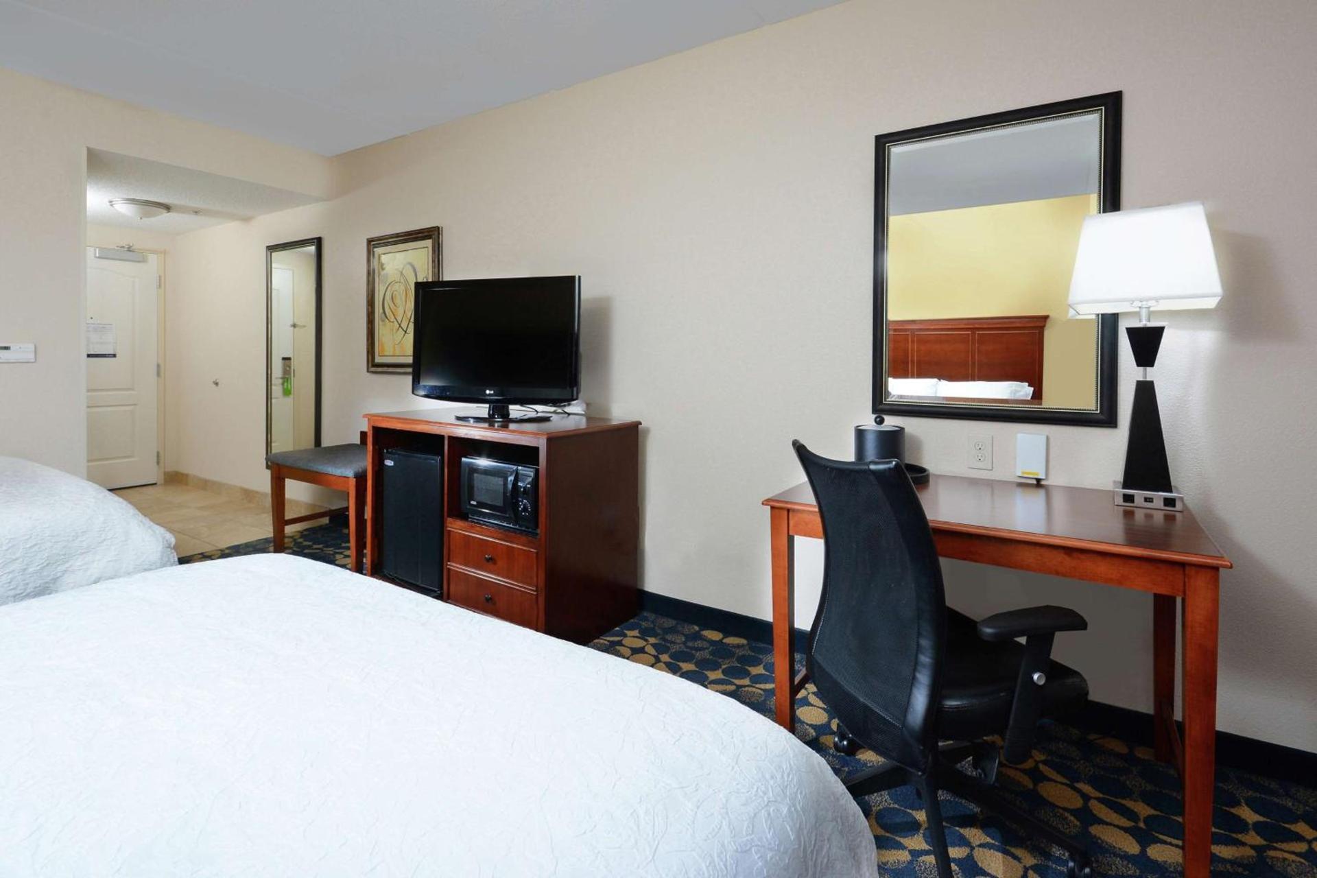 Hampton Inn & Suites Huntersville photo 41