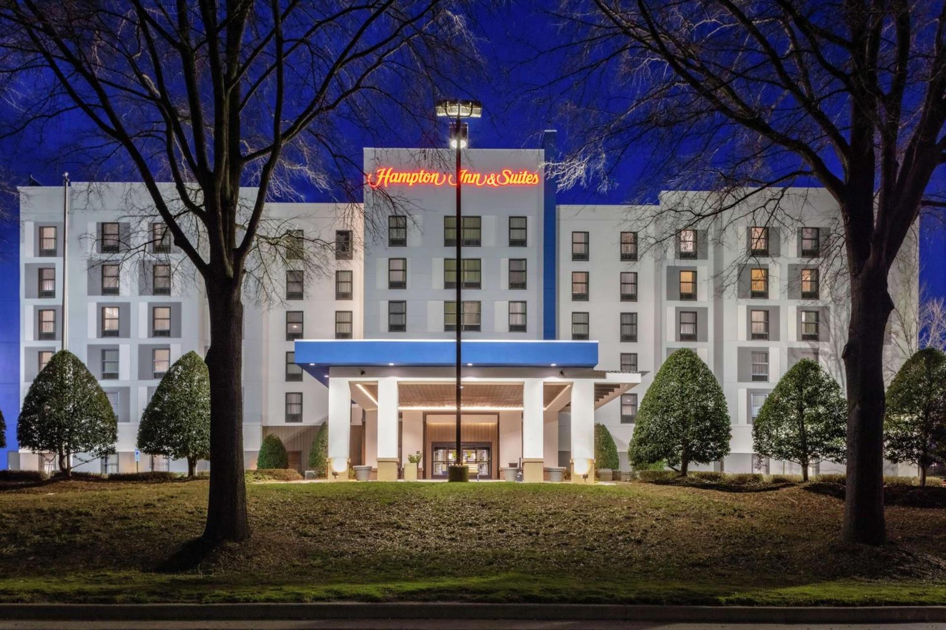 Hampton Inn & Suites Concord-Charlotte photo 3