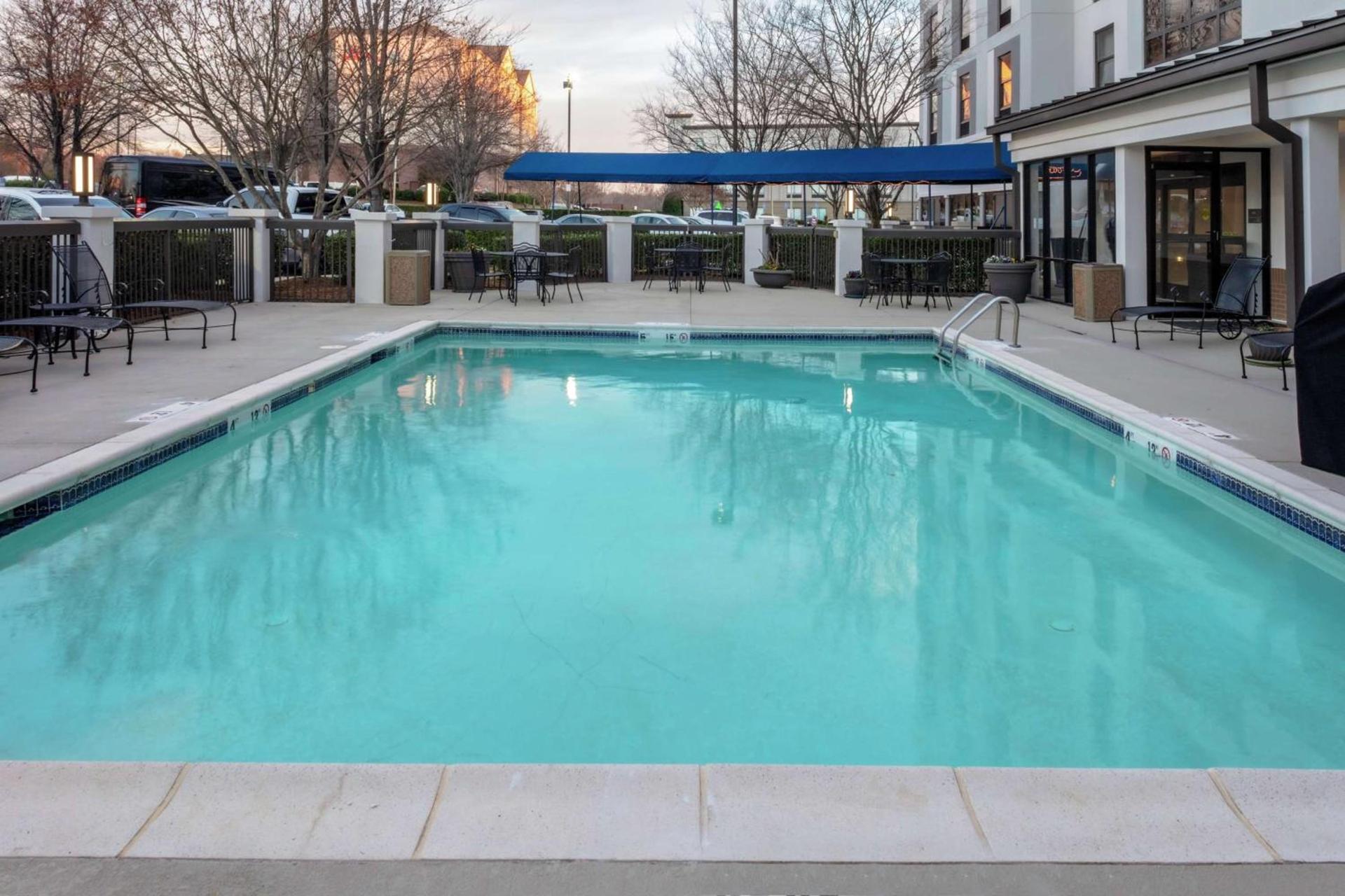 Hampton Inn & Suites Concord-Charlotte photo 10