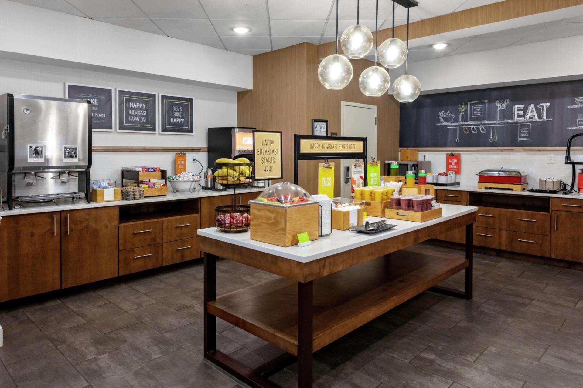 Hampton Inn & Suites Concord-Charlotte photo 11