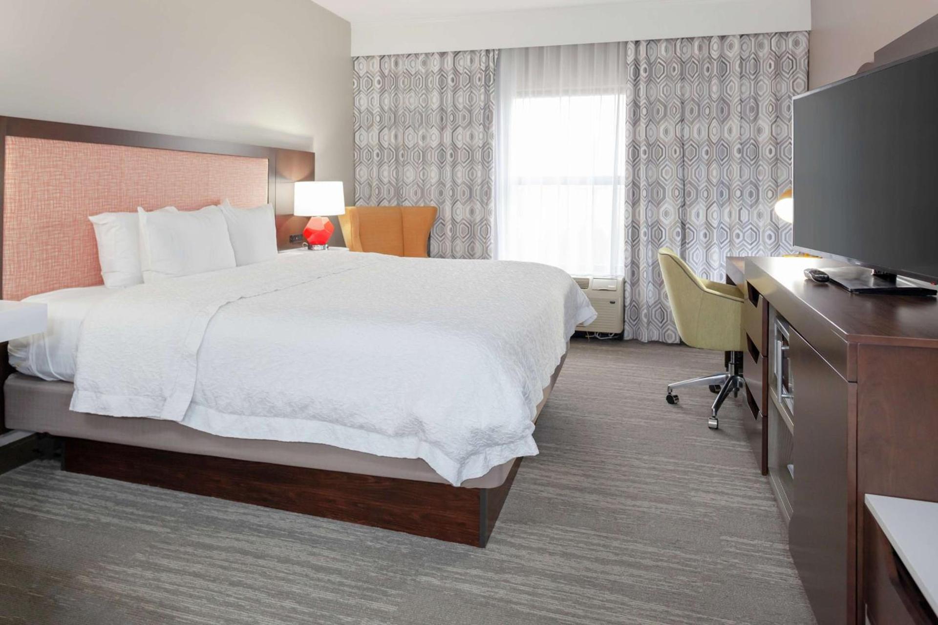Hampton Inn & Suites Concord-Charlotte photo 16