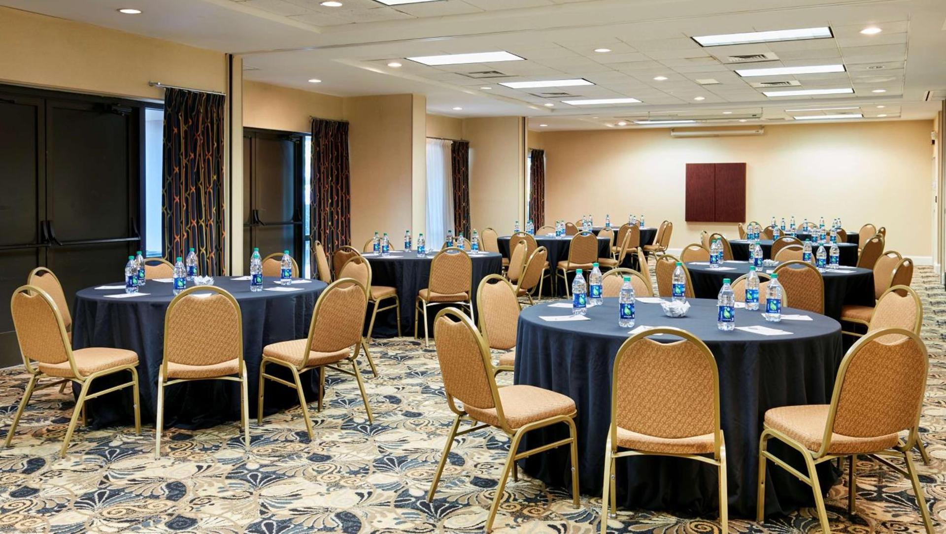 Hampton Inn & Suites Concord-Charlotte photo 22