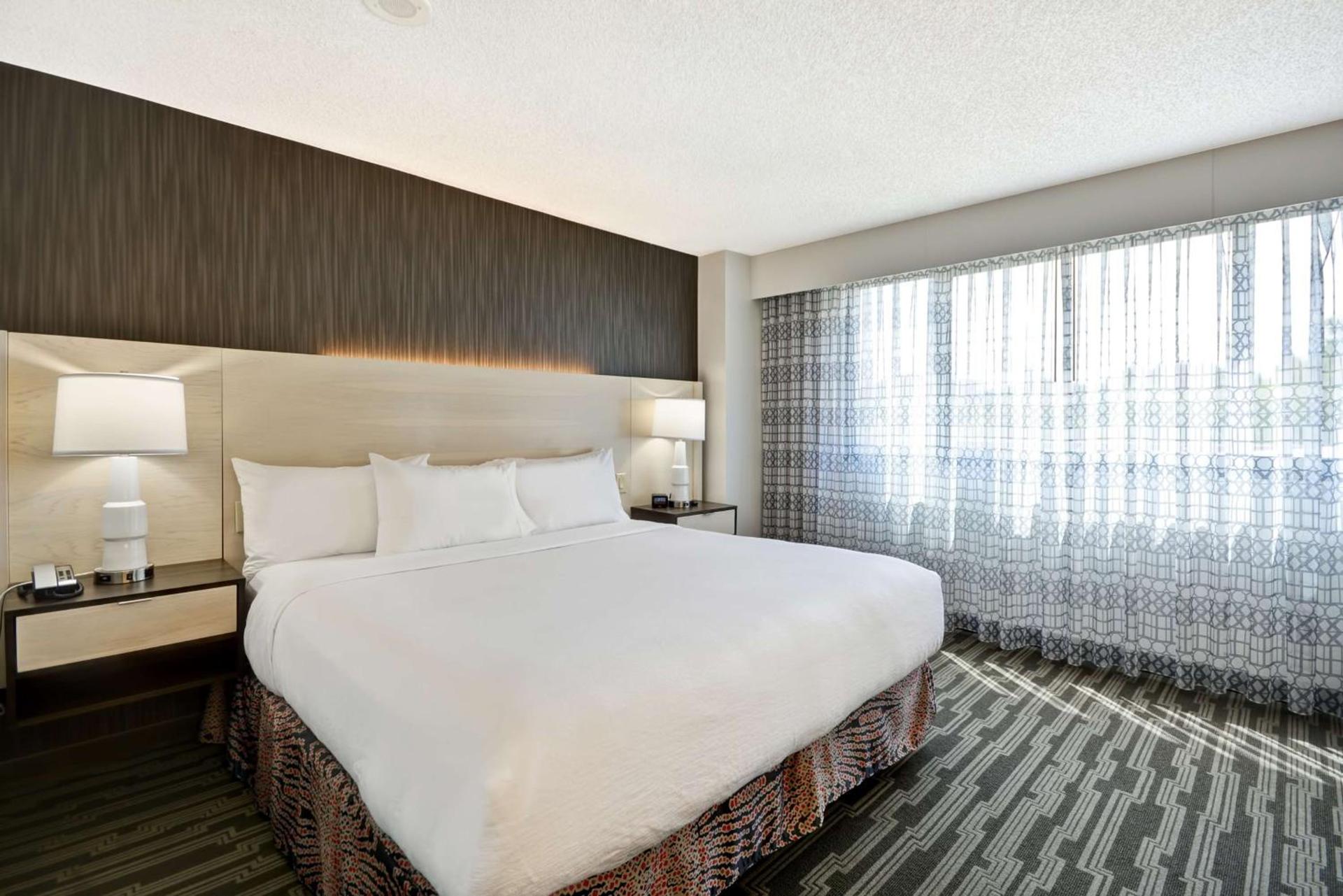 Embassy Suites Charlotte photo 54