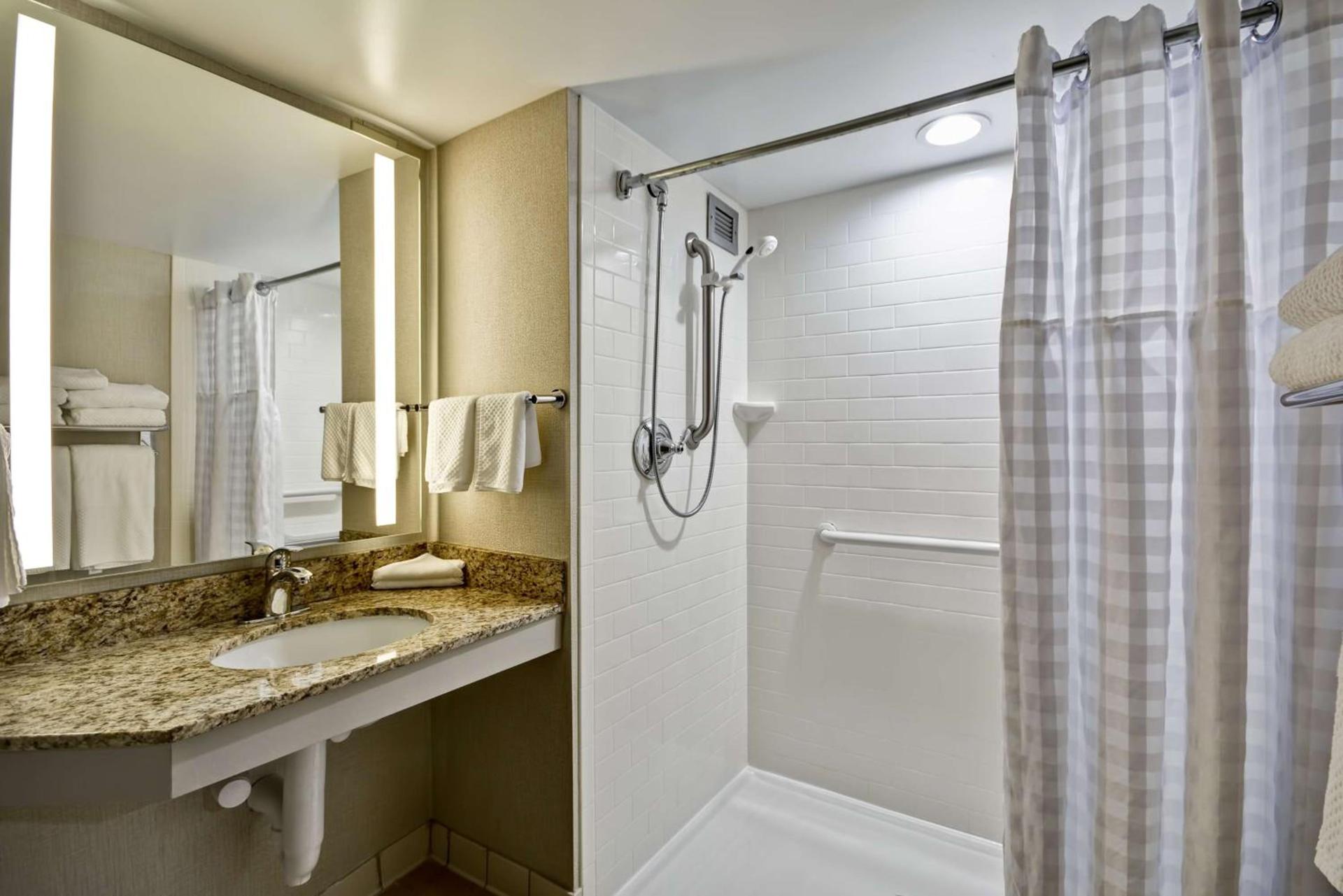 Embassy Suites Charlotte photo 39