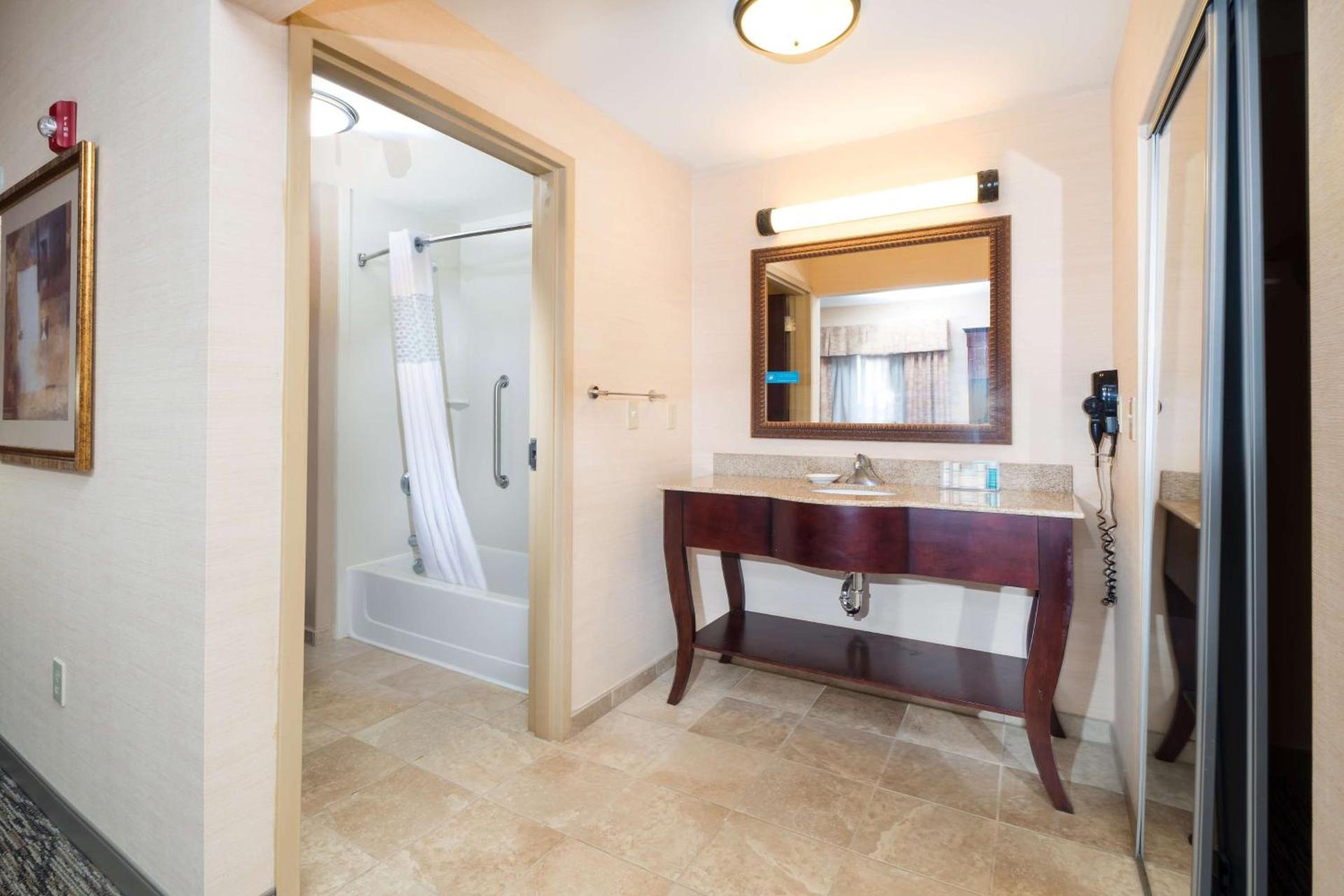 Hampton Inn & Suites Greensburg photo 4