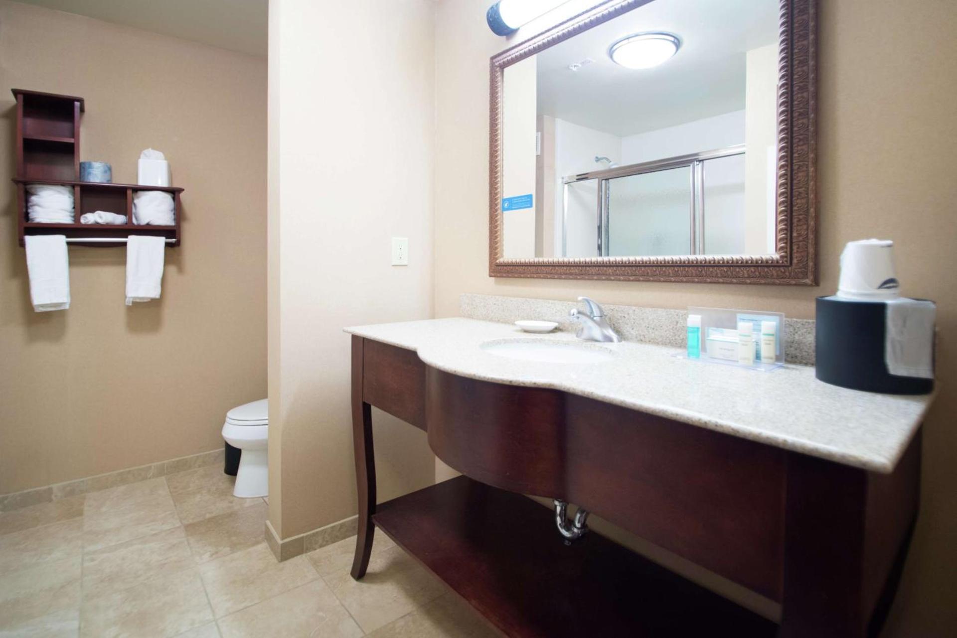 Hampton Inn & Suites Greensburg photo 6