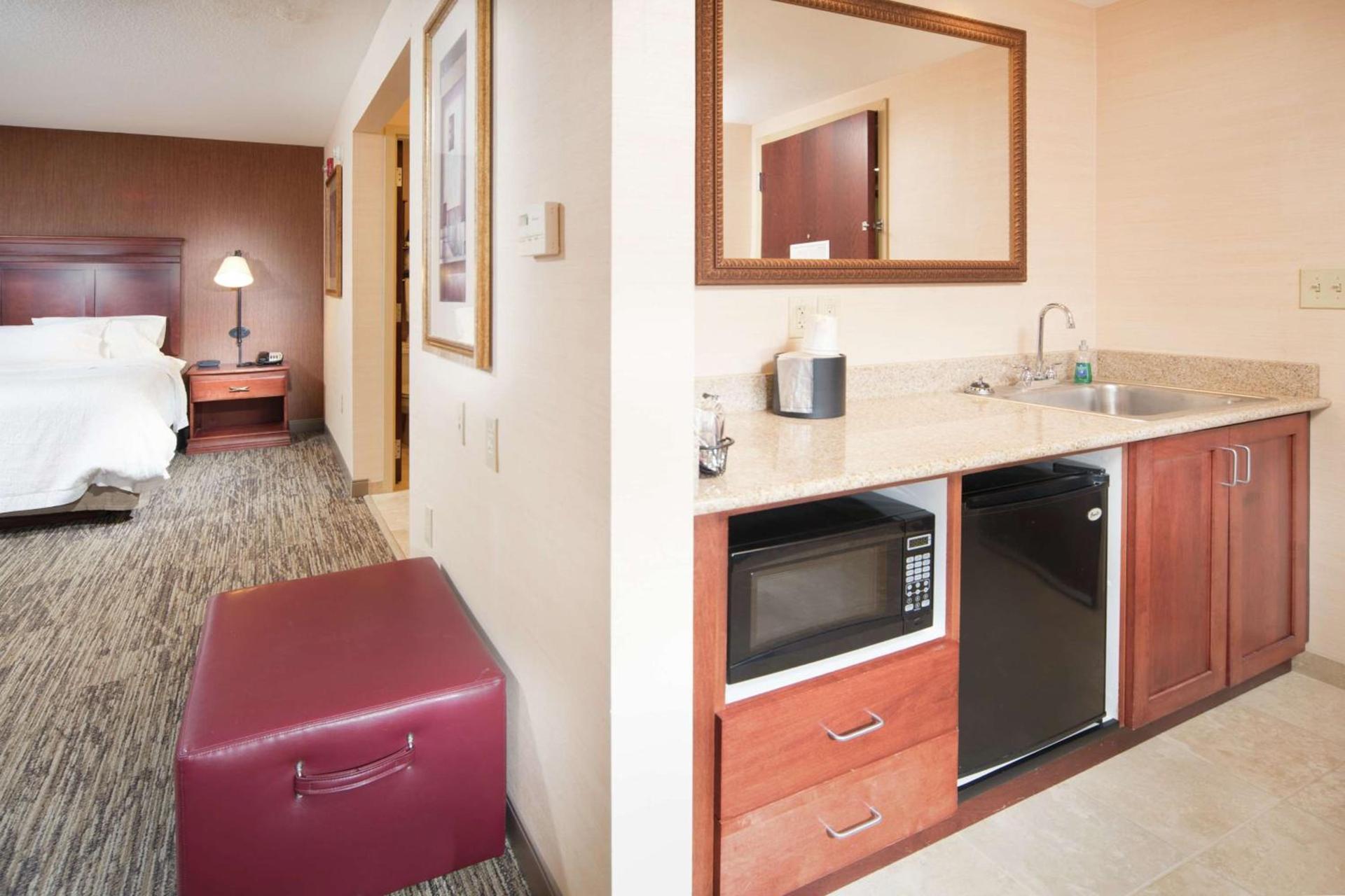 Hampton Inn & Suites Greensburg photo 7