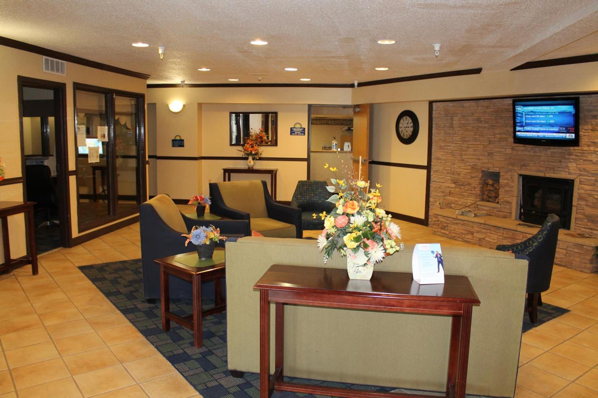 Days Inn & Suites by Wyndham Bridgeport - Clarksburg photo 37