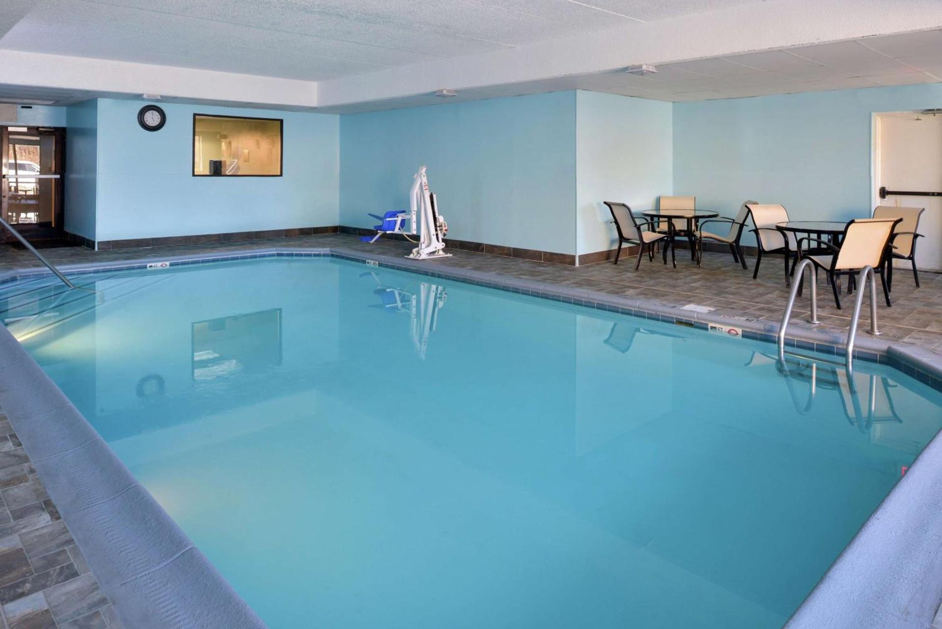Spark by Hilton Columbus East Pickerington photo 10