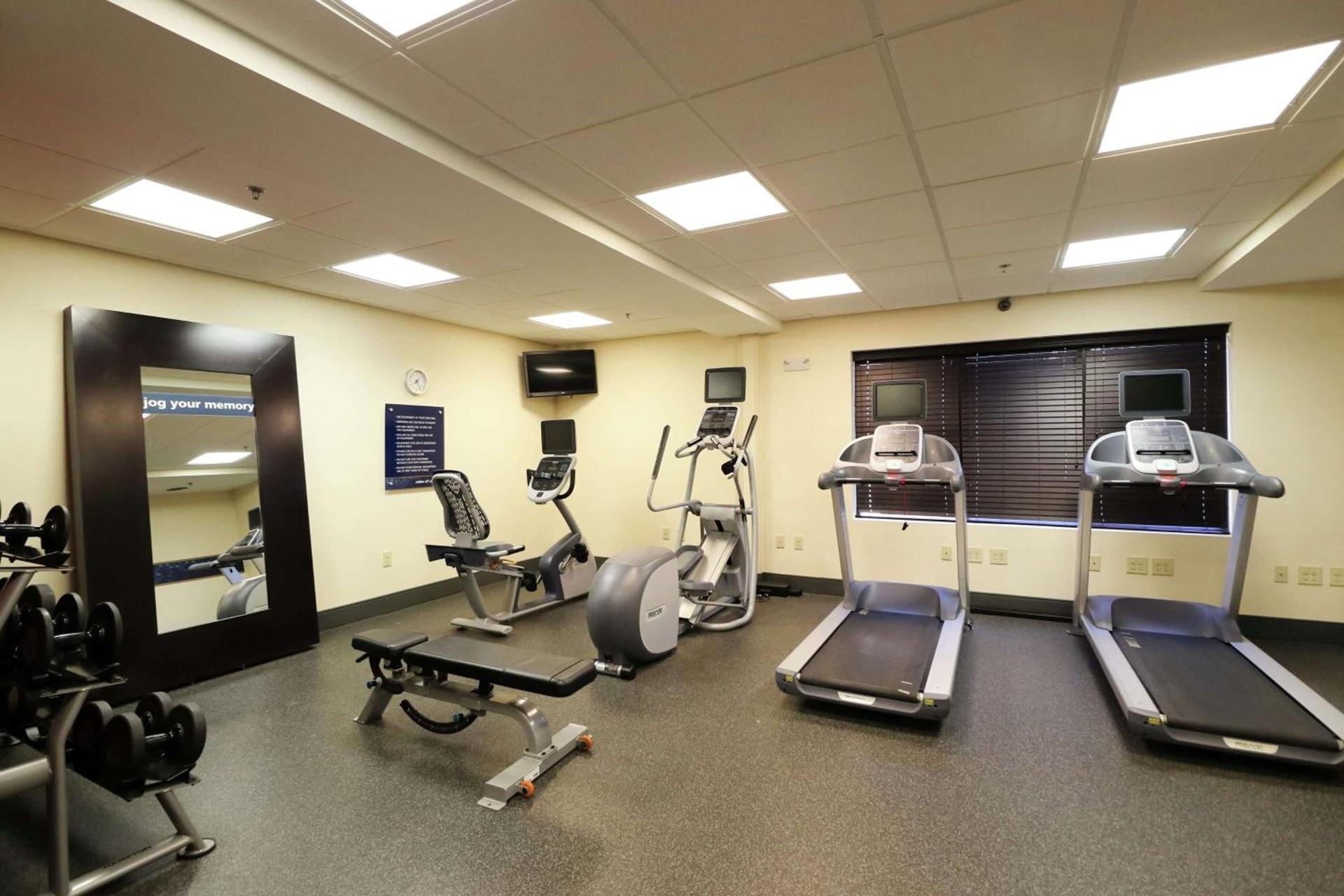 Hampton Inn Columbus-South photo 7