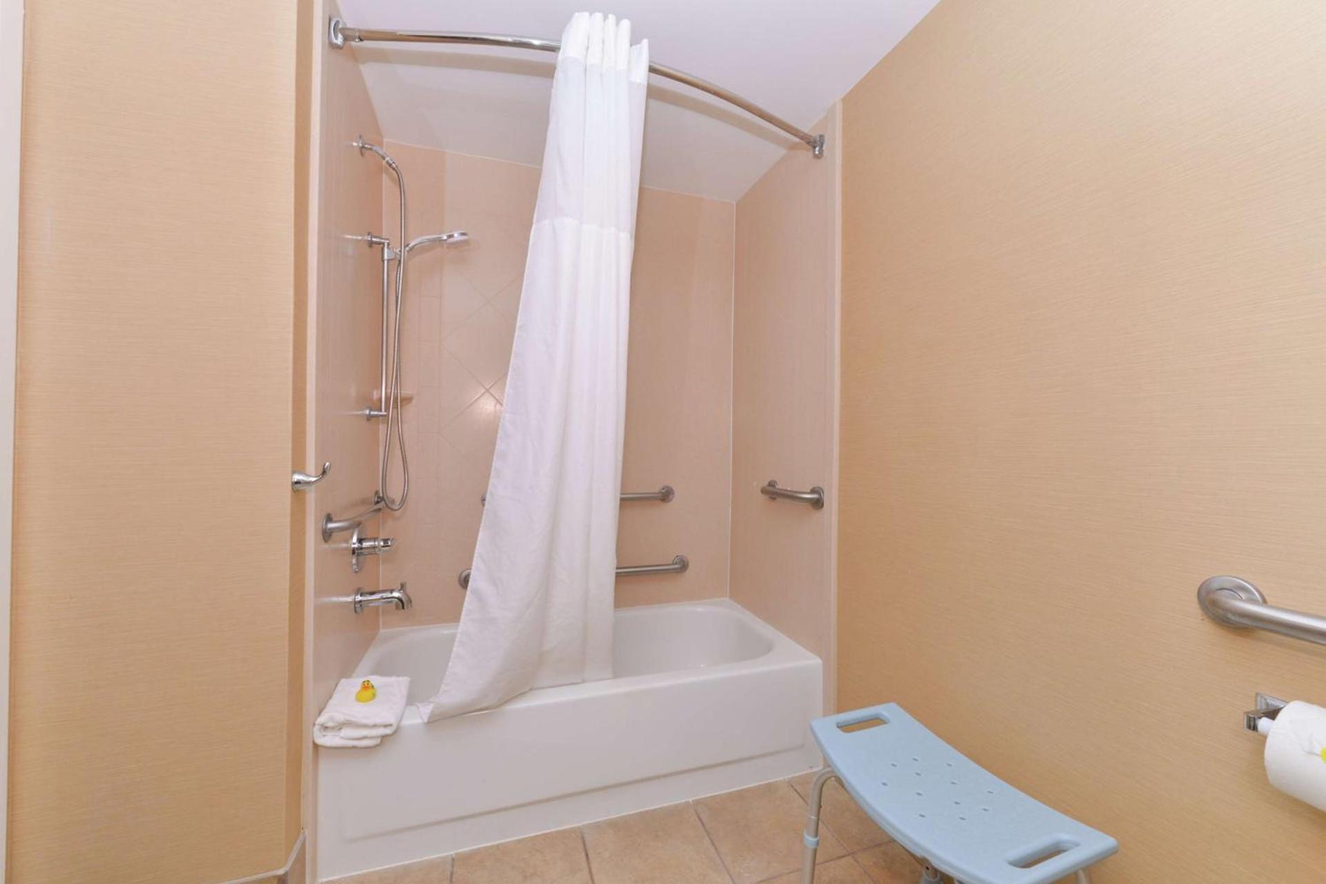 Spark by Hilton Columbus East Pickerington photo 32