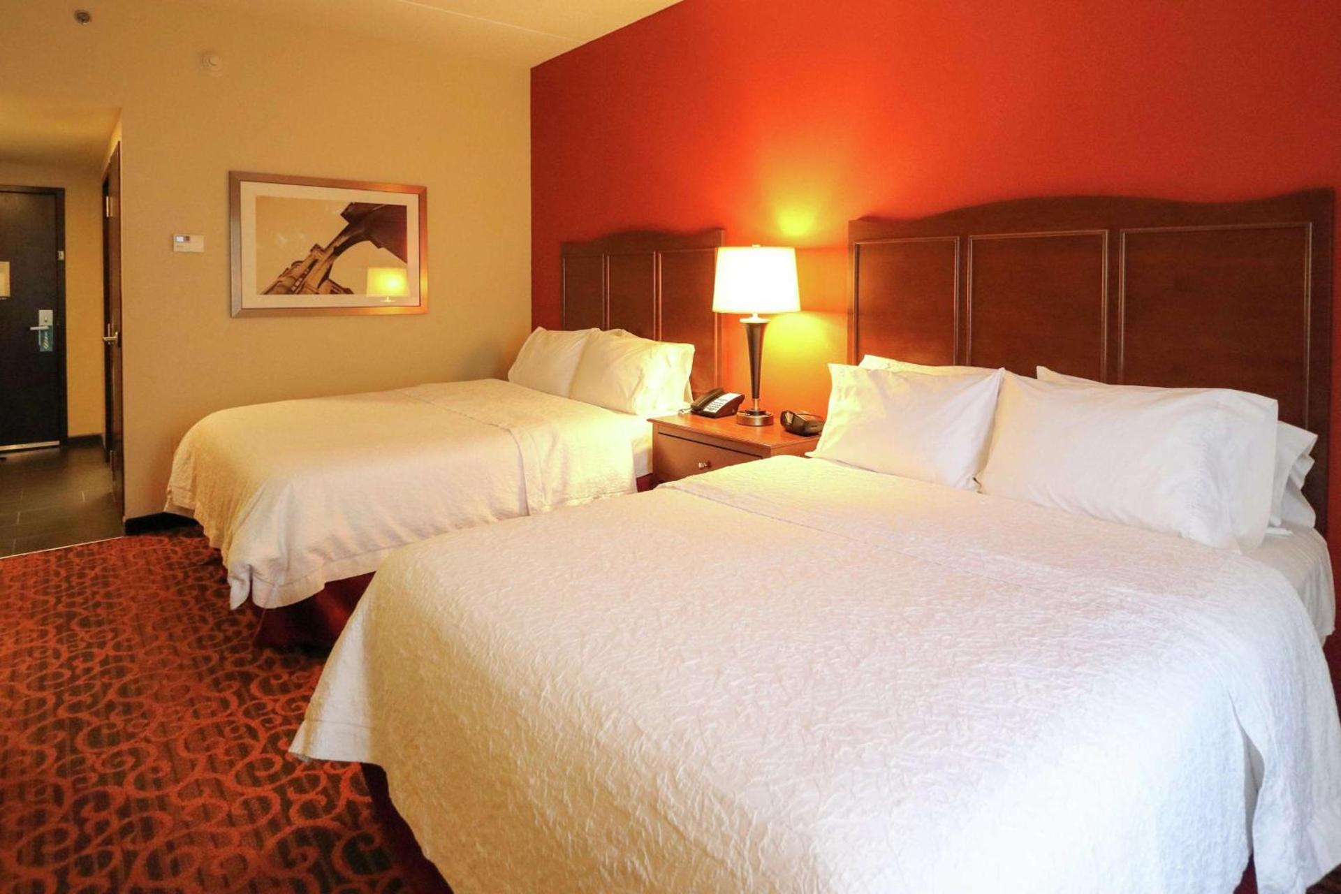 Hampton Inn Columbus-South photo 15