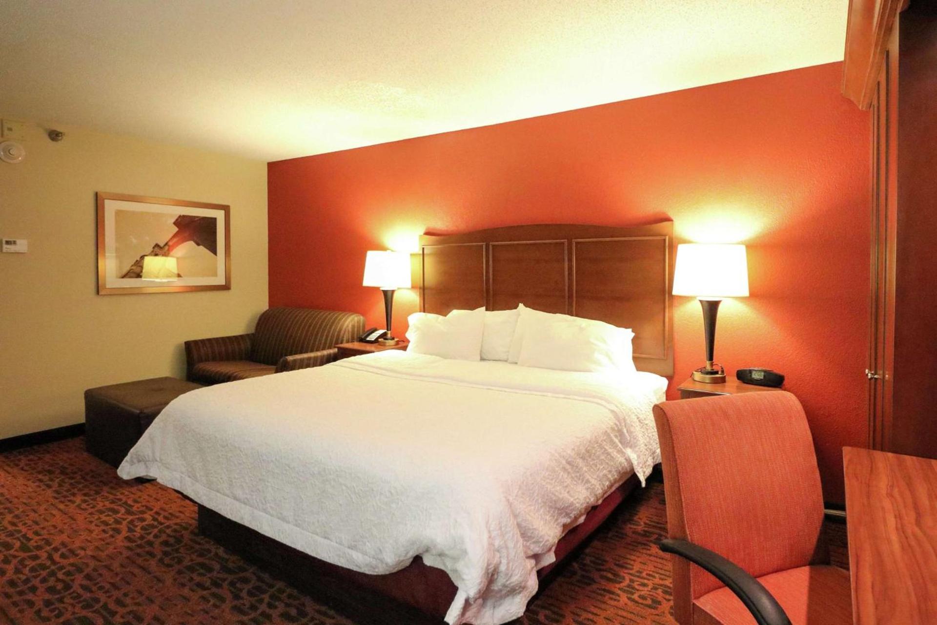 Hampton Inn Columbus-South photo 28