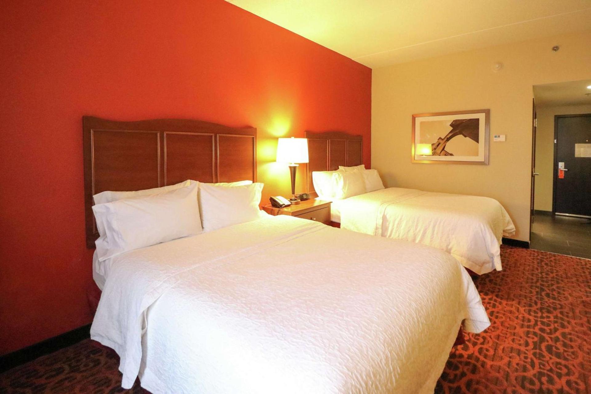Hampton Inn Columbus-South photo 29