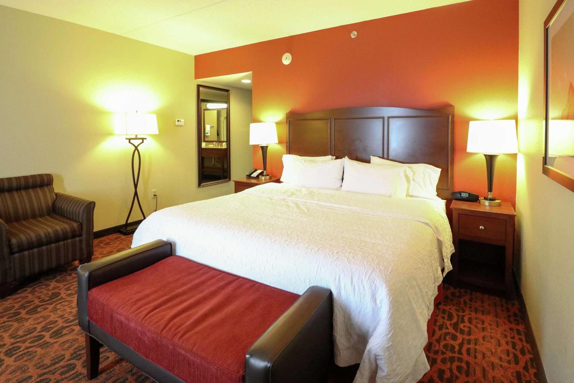 Hampton Inn Columbus-South photo 32