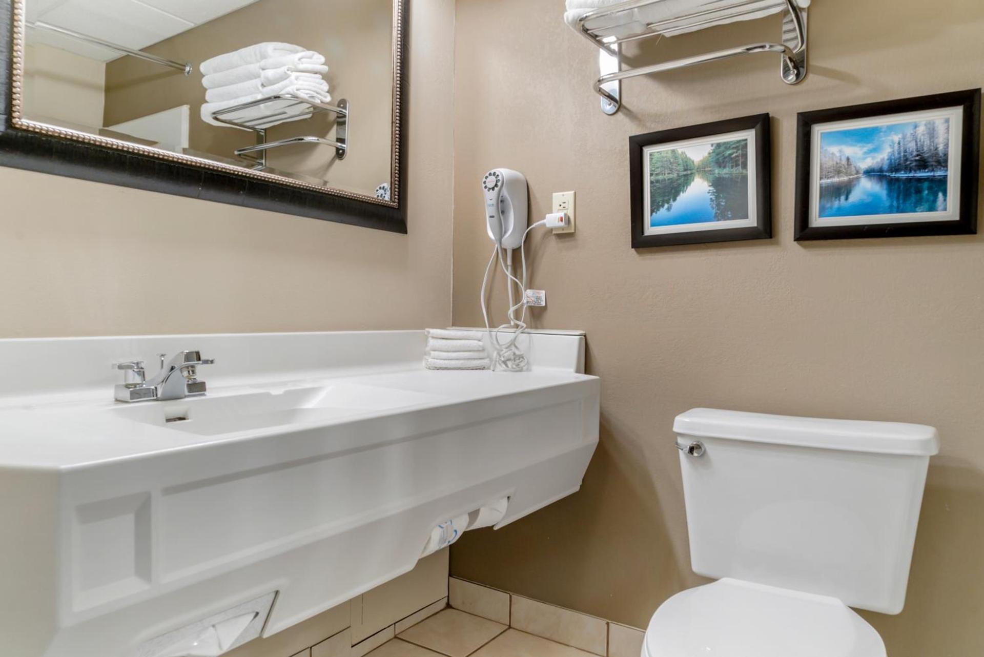 Comfort Inn Manistique photo 5