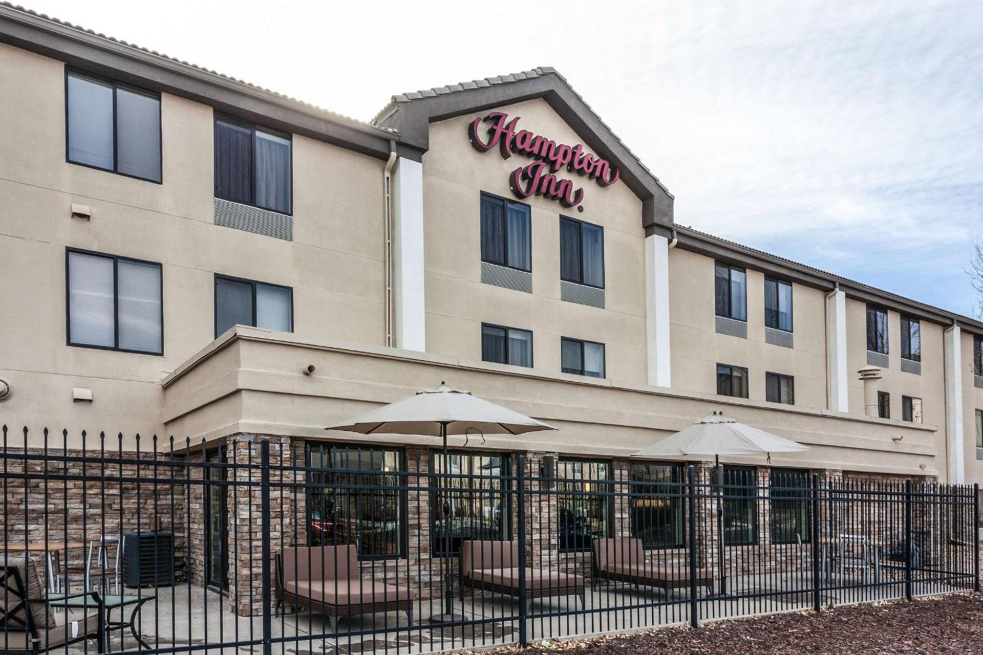 Hampton Inn Colorado Springs-Airport photo 3