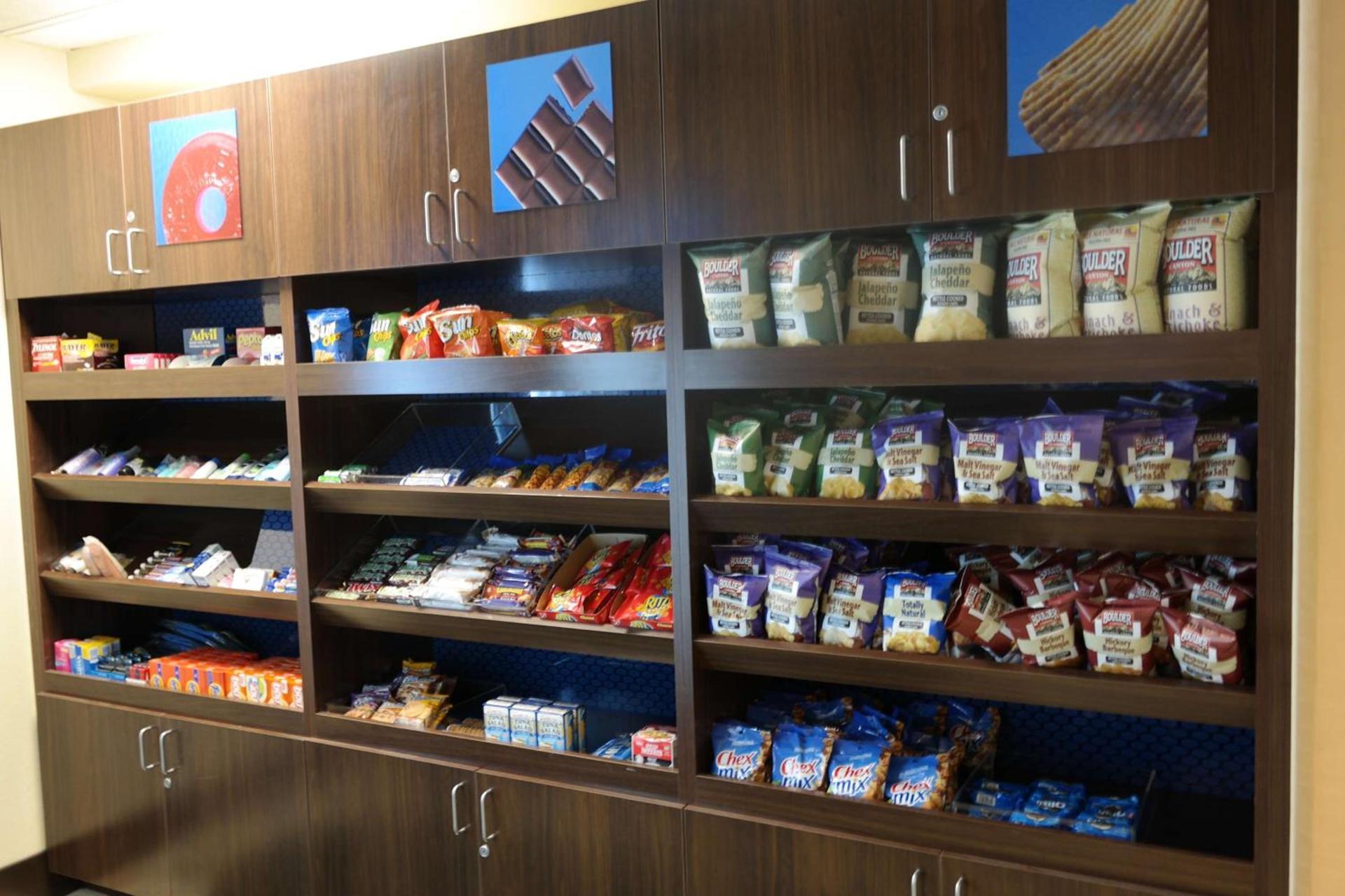Hampton Inn Colorado Springs-Airport photo 9