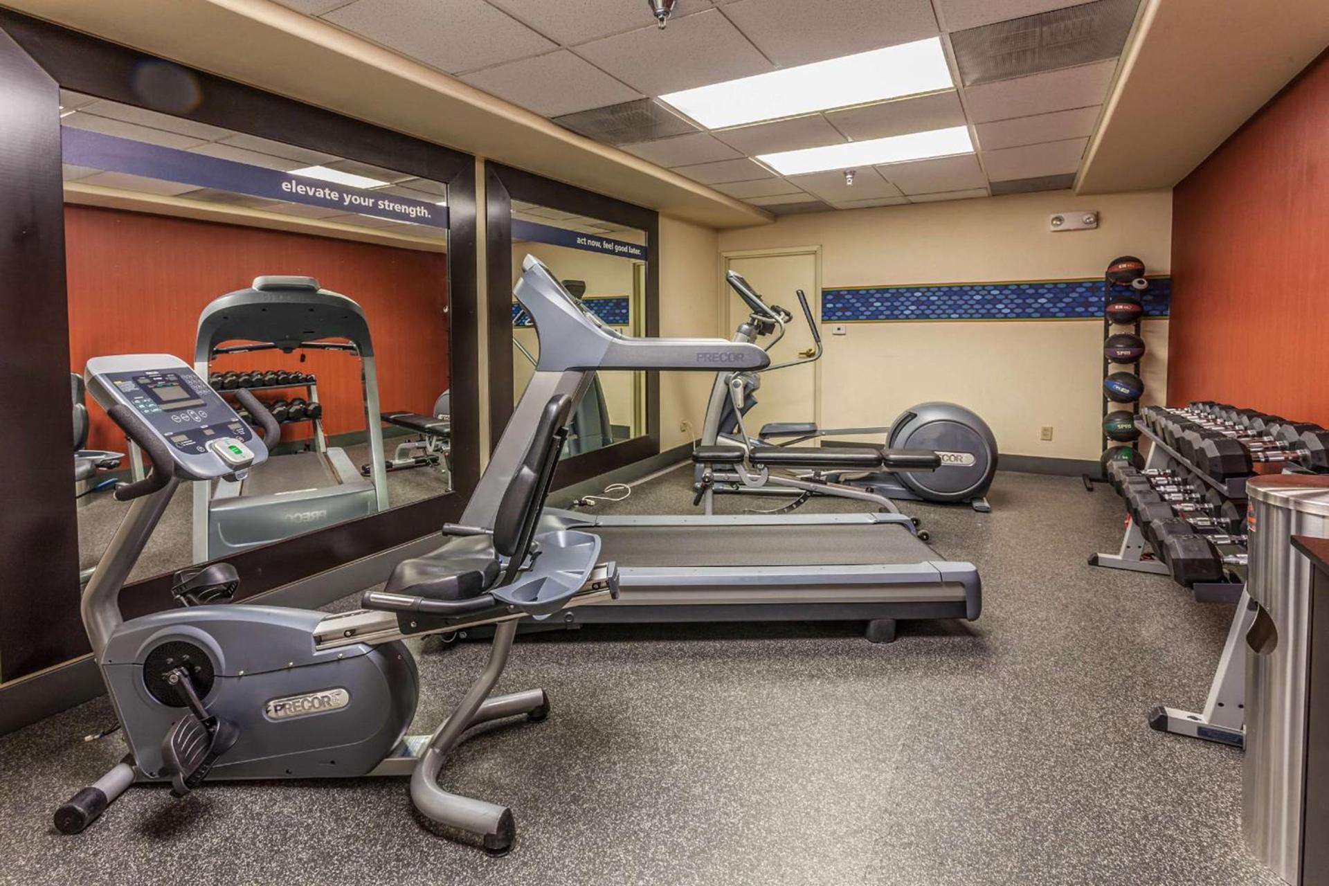 Hampton Inn Colorado Springs-Airport photo 12