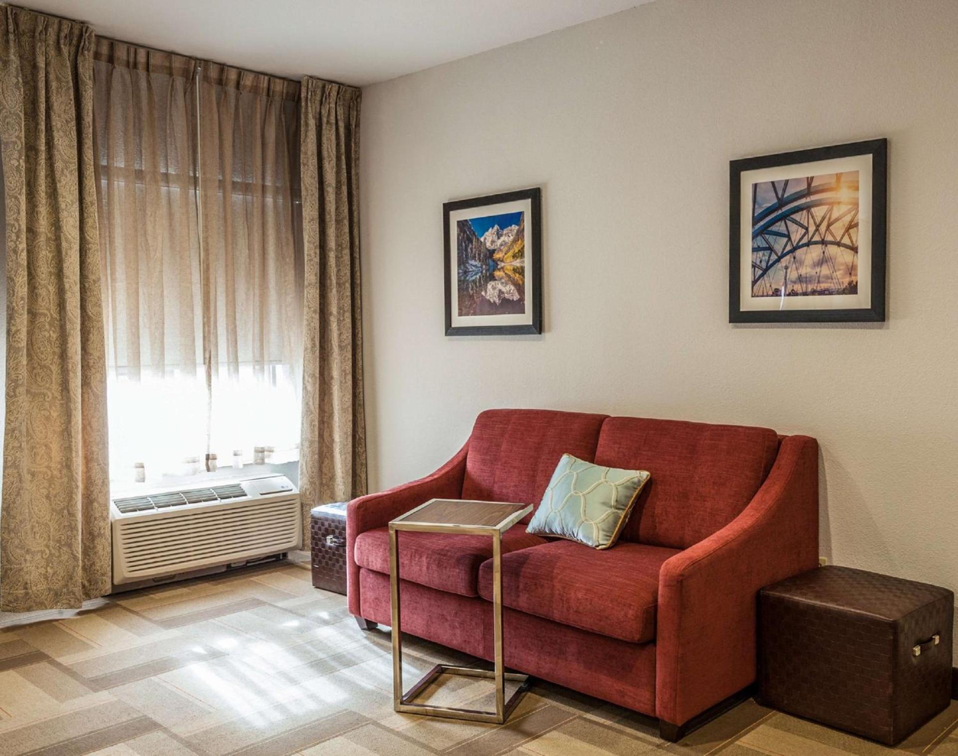 Hampton Inn Colorado Springs-Airport photo 22