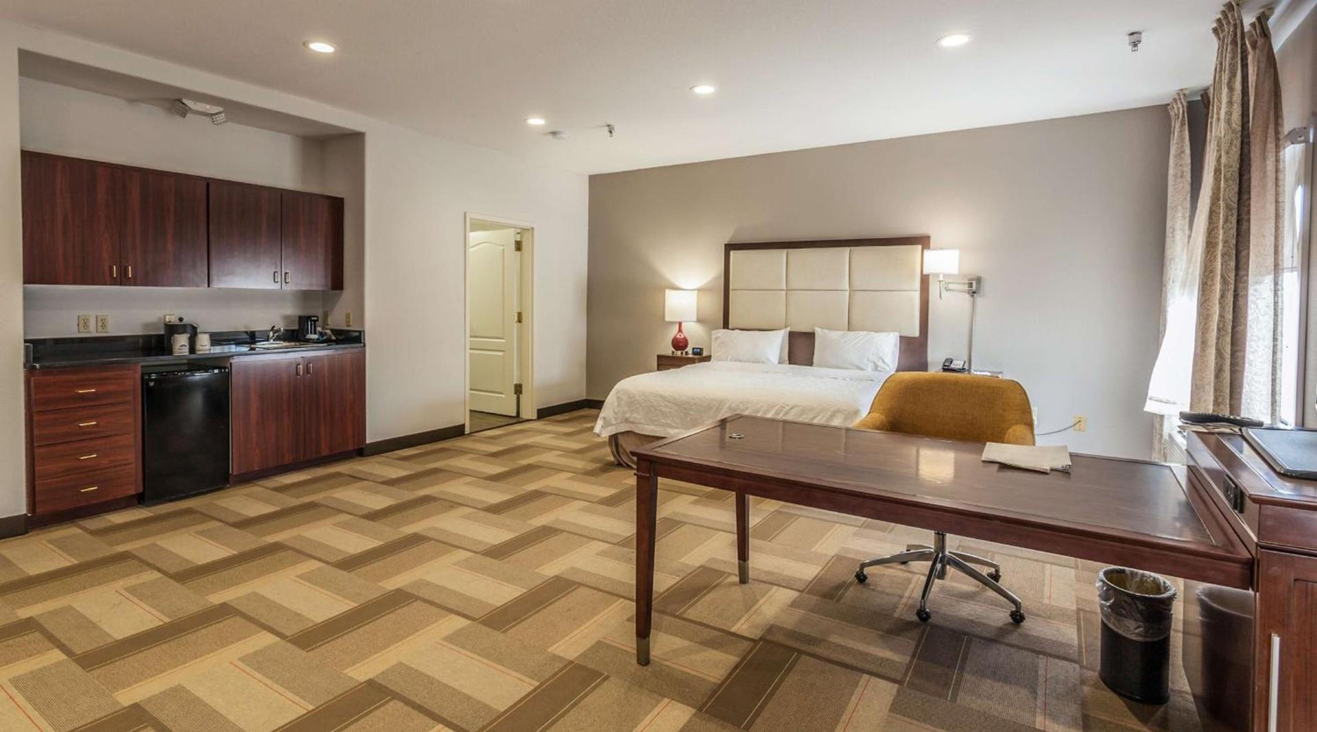 Hampton Inn Colorado Springs-Airport photo 23