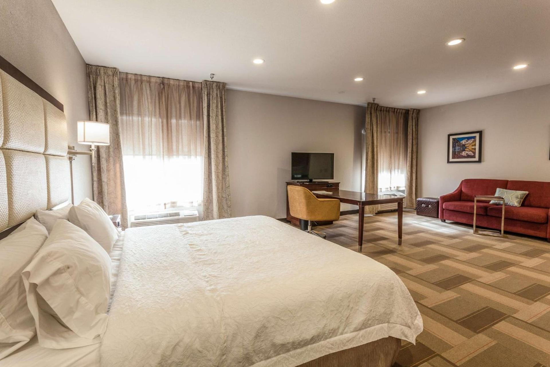 Hampton Inn Colorado Springs-Airport photo 24