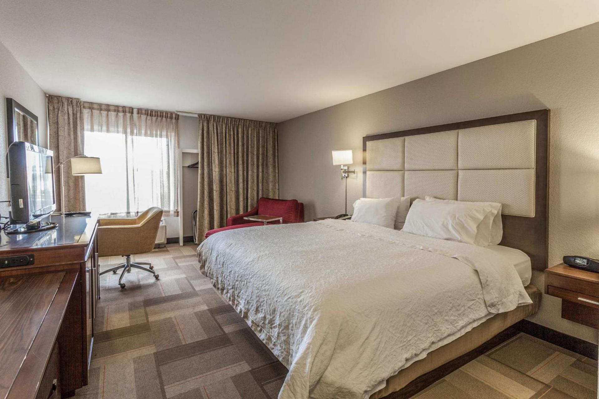 Hampton Inn Colorado Springs-Airport photo 25