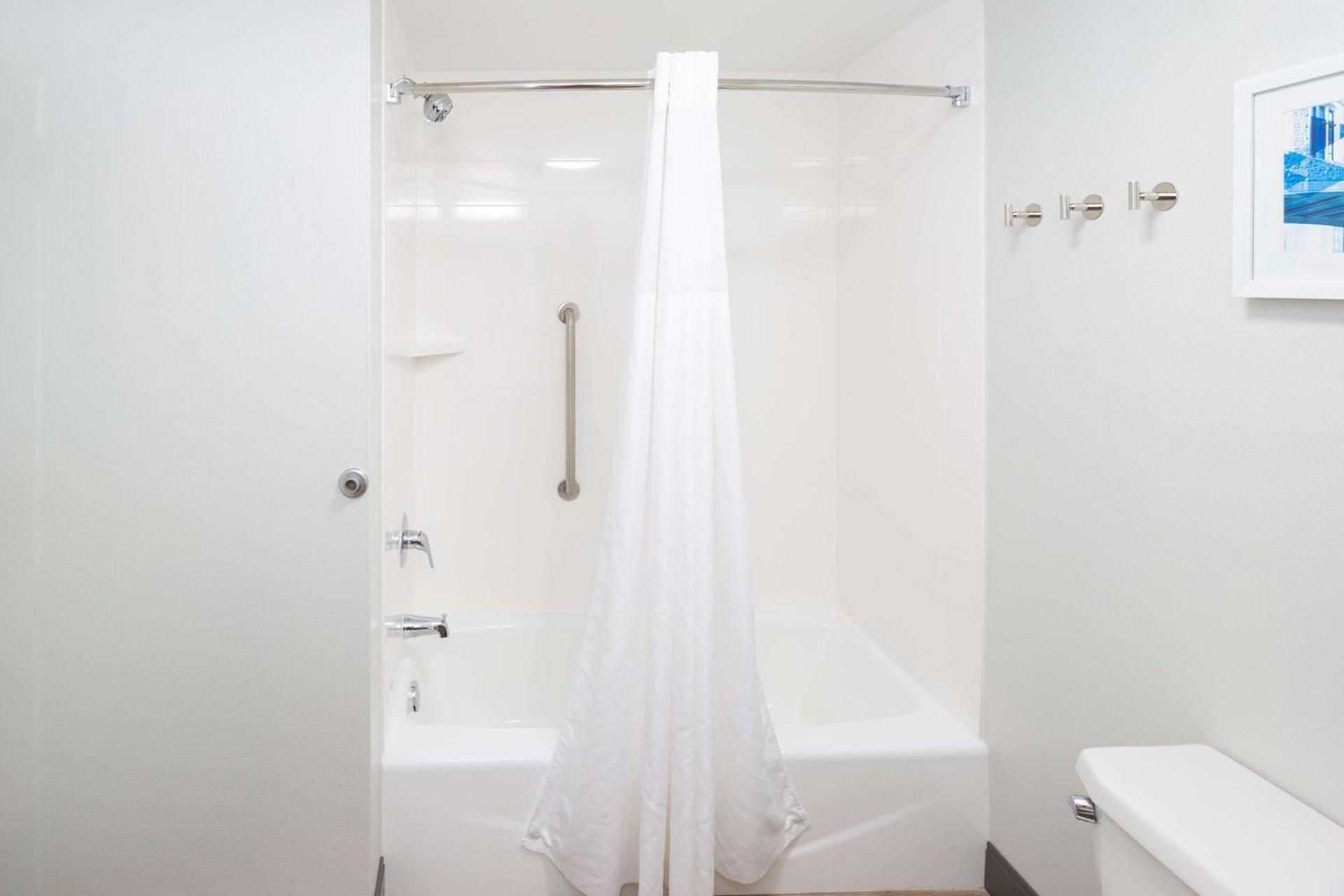 Hampton Inn Christiansburg/Blacksburg photo 20