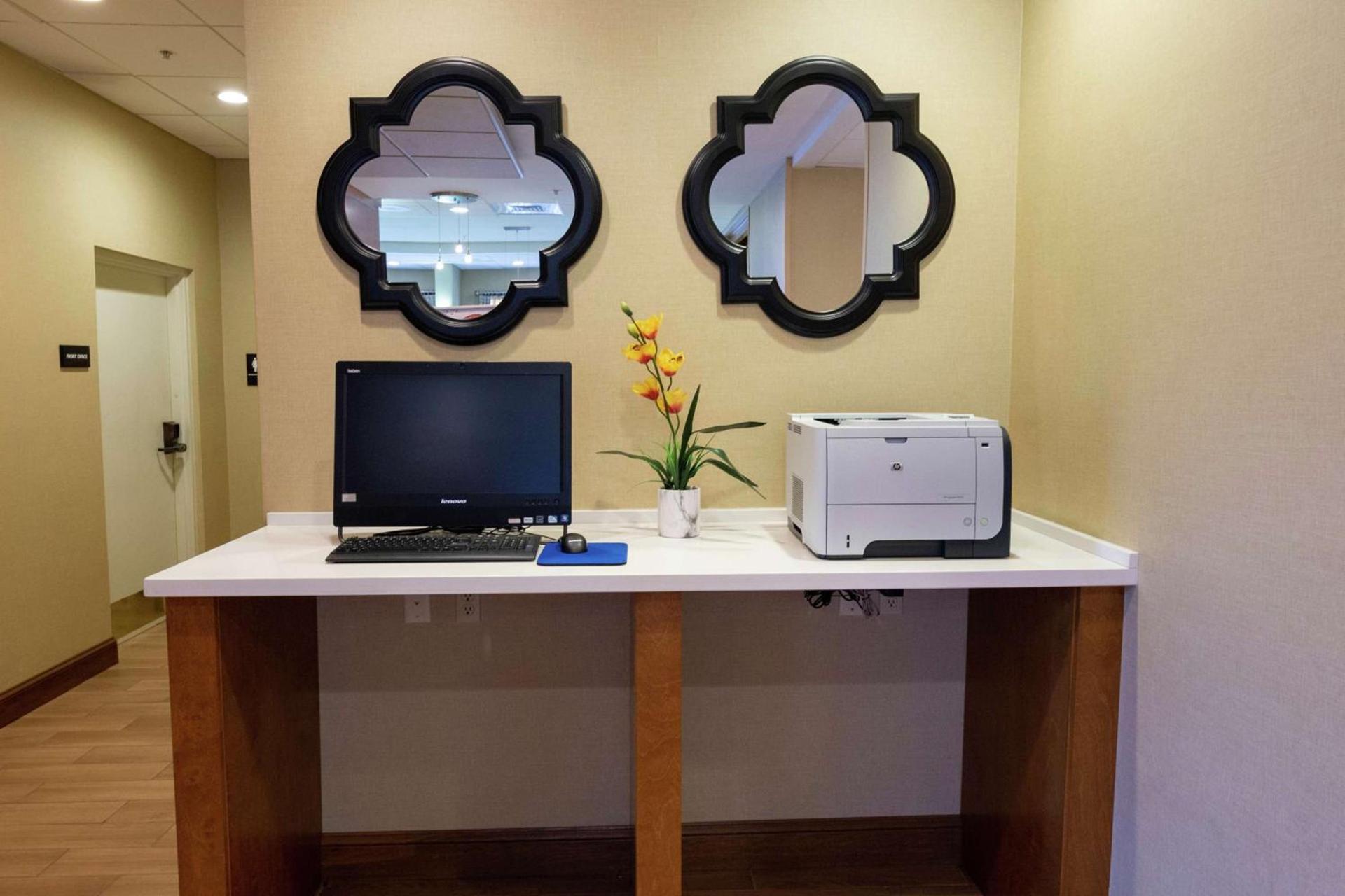 Hampton Inn Christiansburg/Blacksburg photo 50