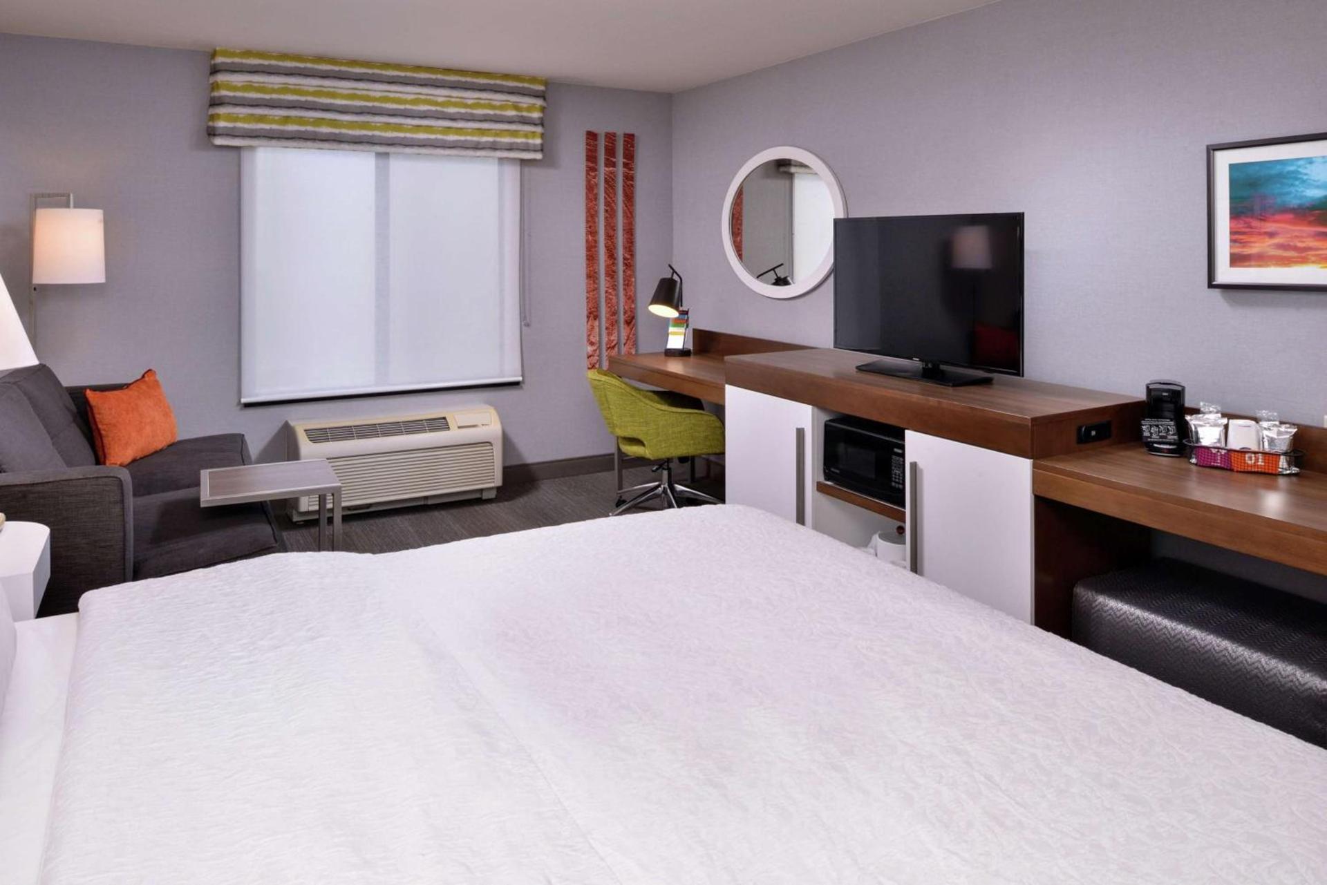 Hampton Inn & Suites Carson City photo 44